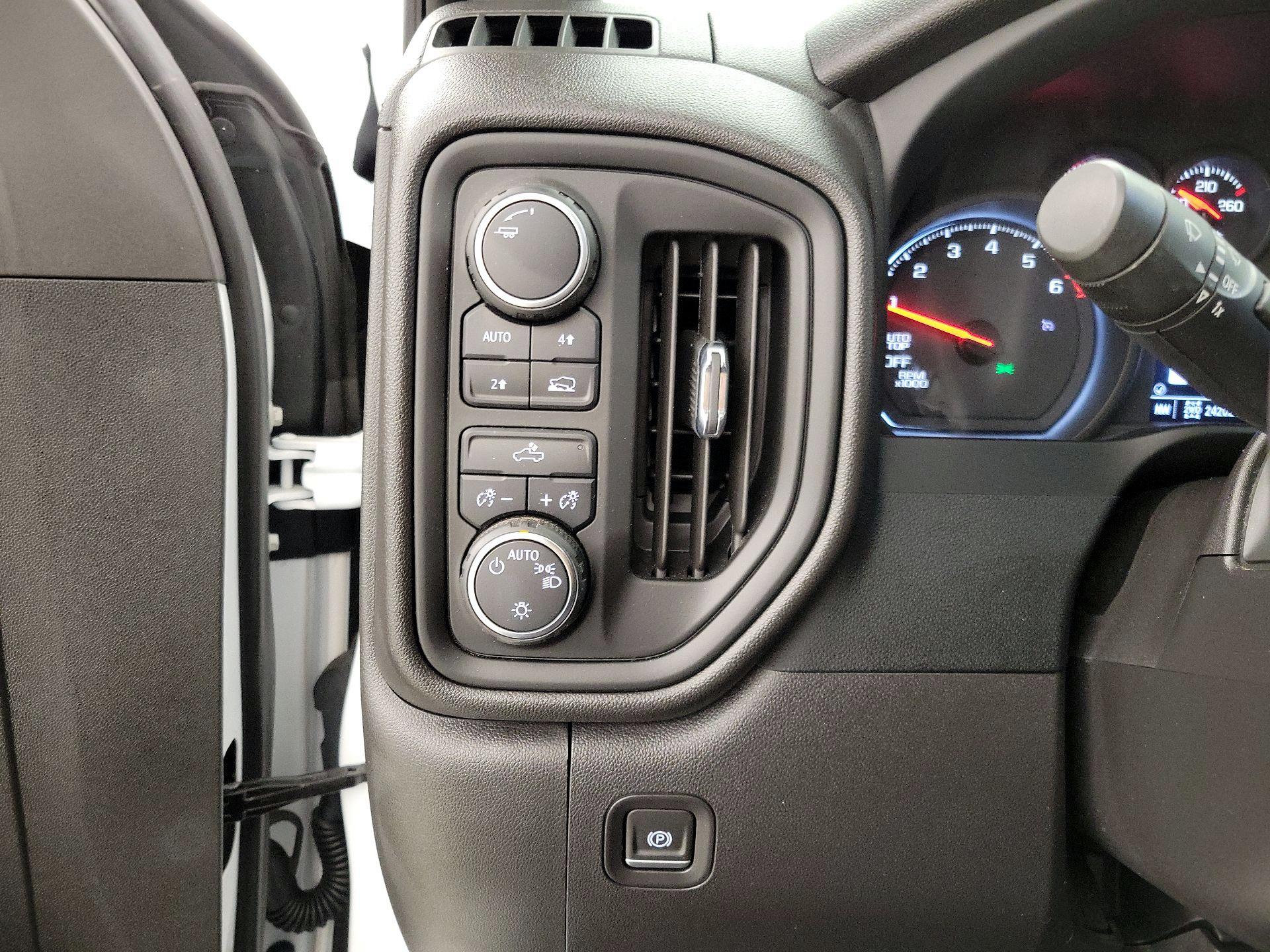 Thumbnail: 2022 Chevrolet Silverado 1500 - 13