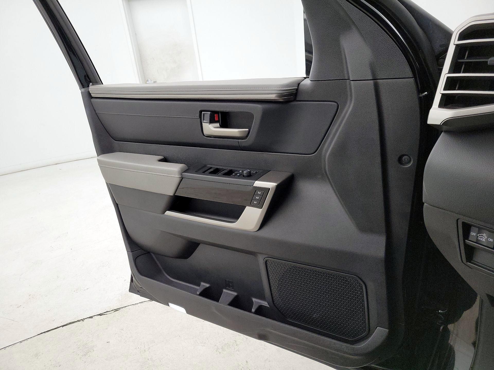 Thumbnail: 2022 Toyota Tundra - 12