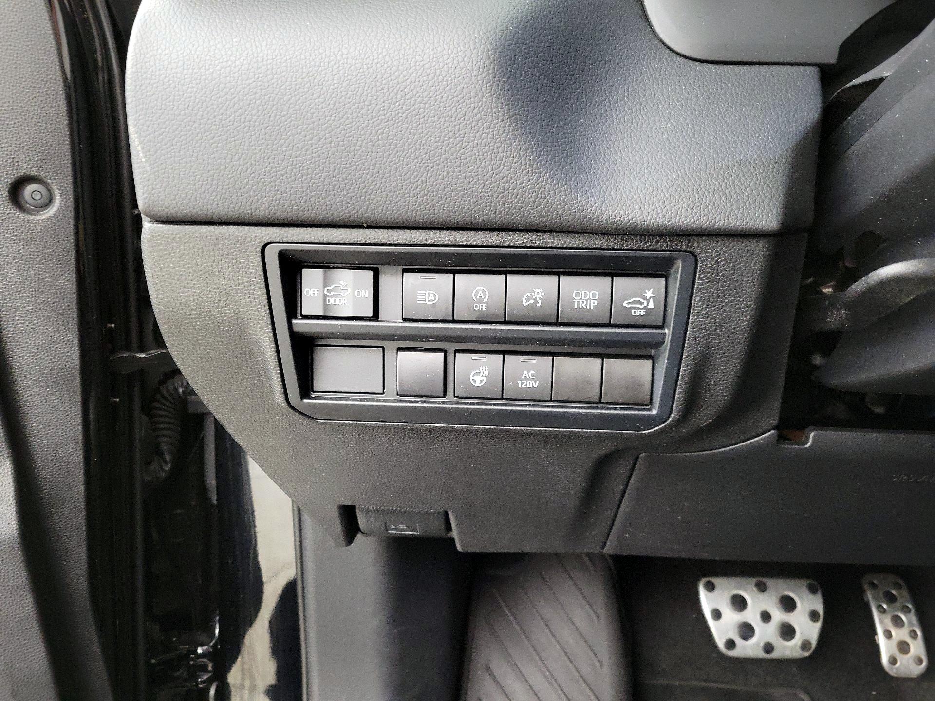 Thumbnail: 2022 Toyota Tundra - 13