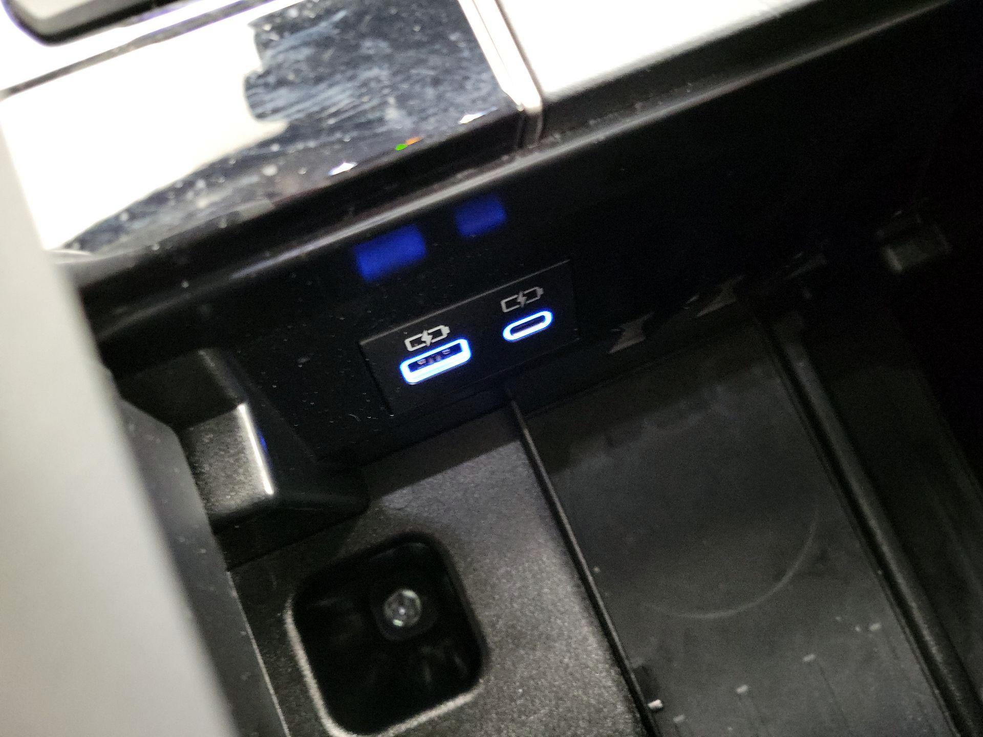 Thumbnail: 2022 Toyota Tundra - 18