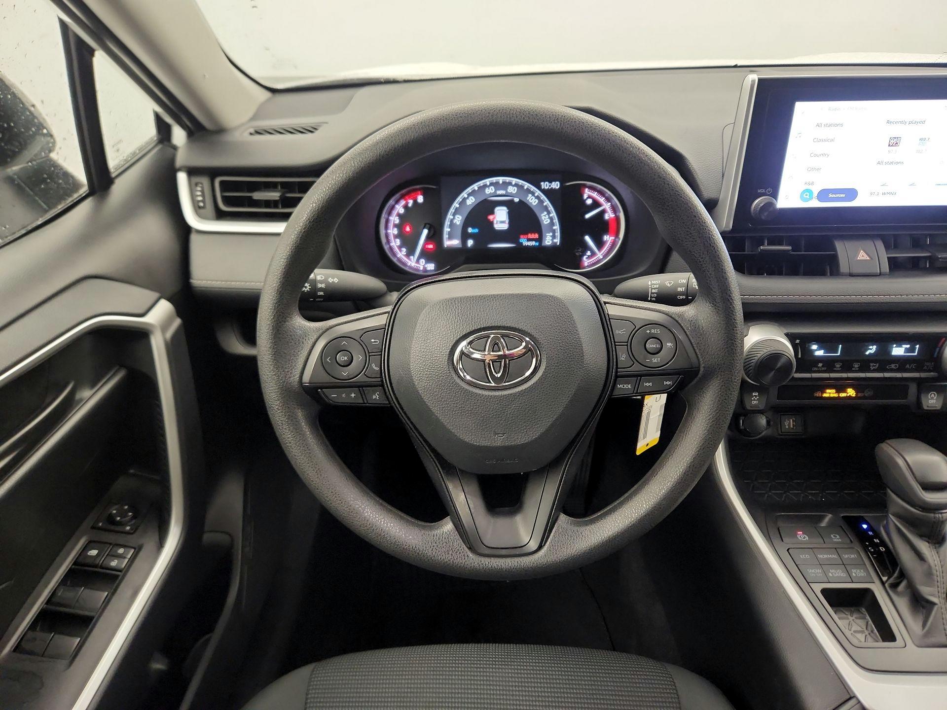 Thumbnail: 2025 Toyota RAV4 - 10