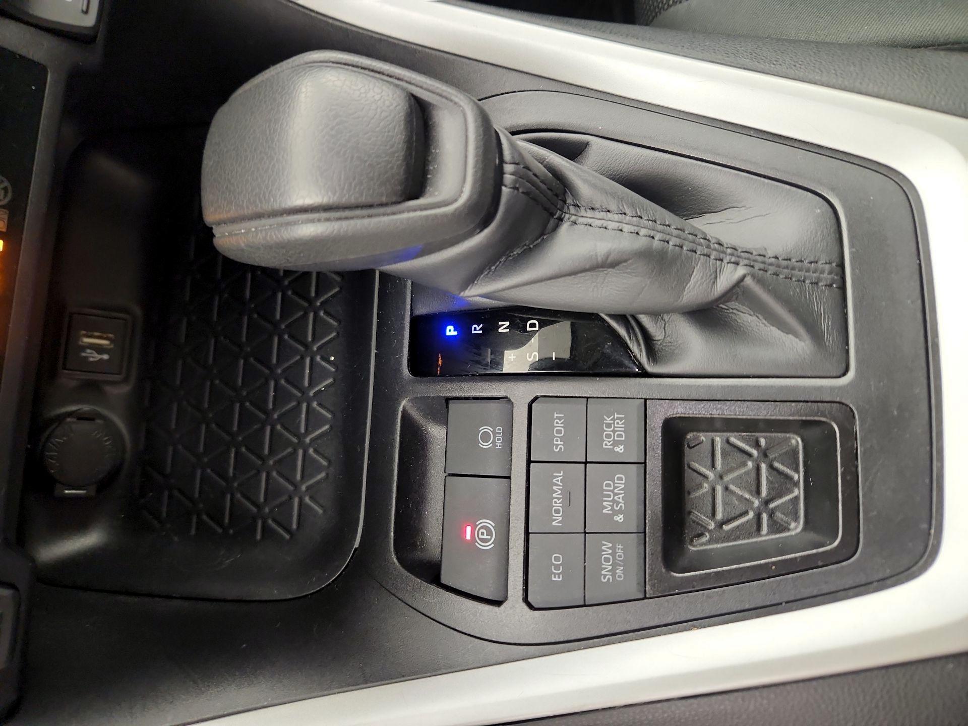 Thumbnail: 2025 Toyota RAV4 - 17