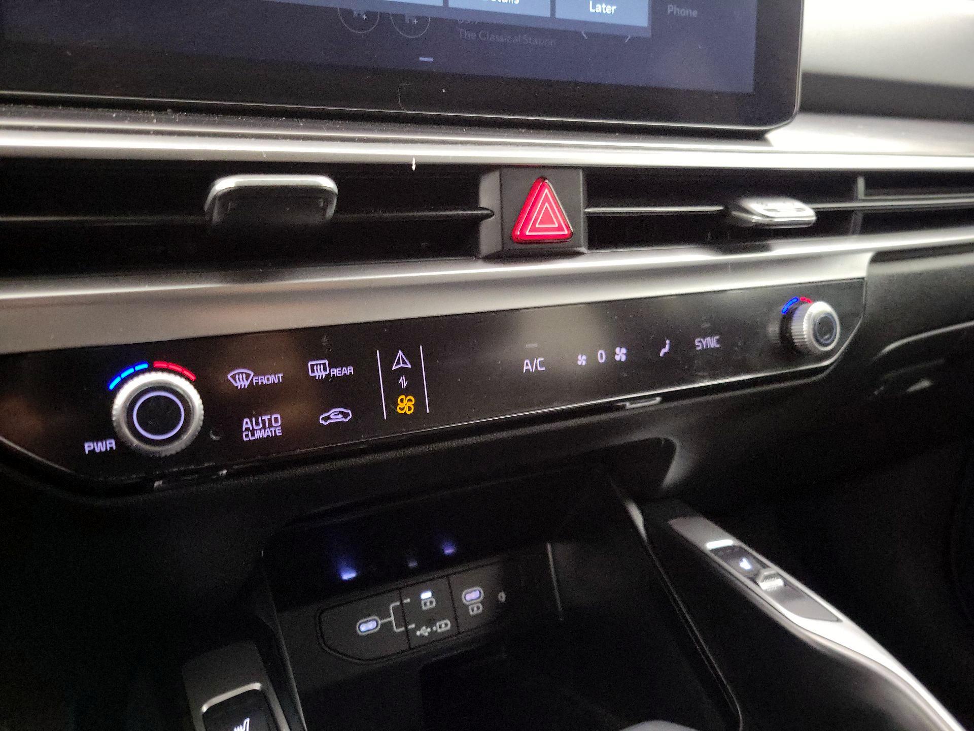 Thumbnail: 2024 Kia Sorento - 16