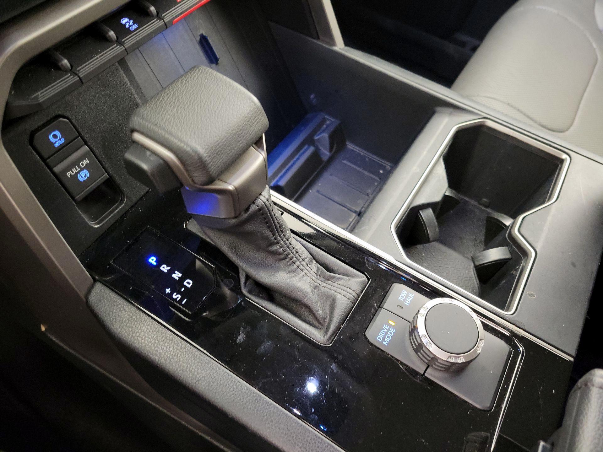 Thumbnail: 2022 Toyota Tundra - 17