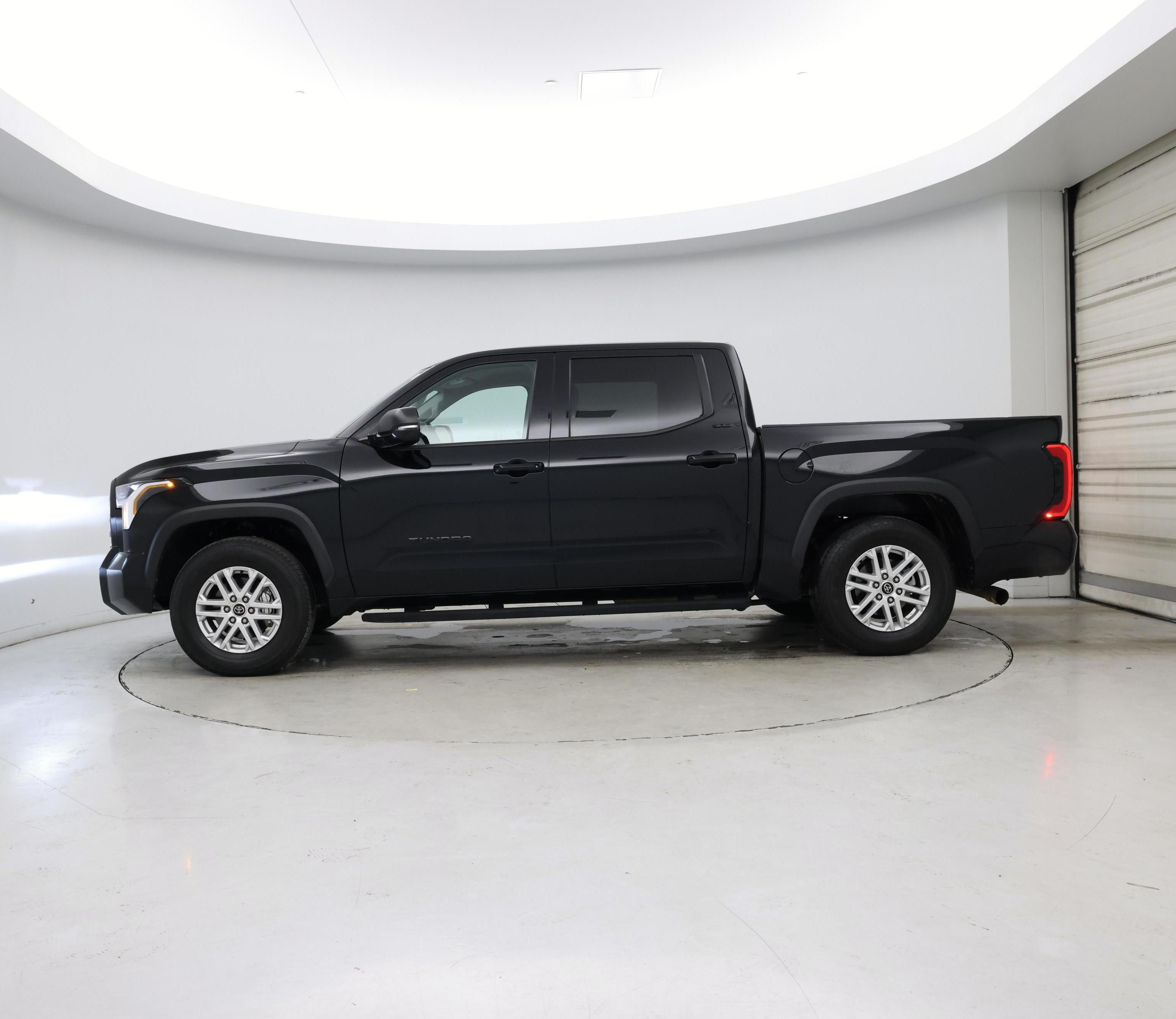 Thumbnail: 2022 Toyota Tundra - 3