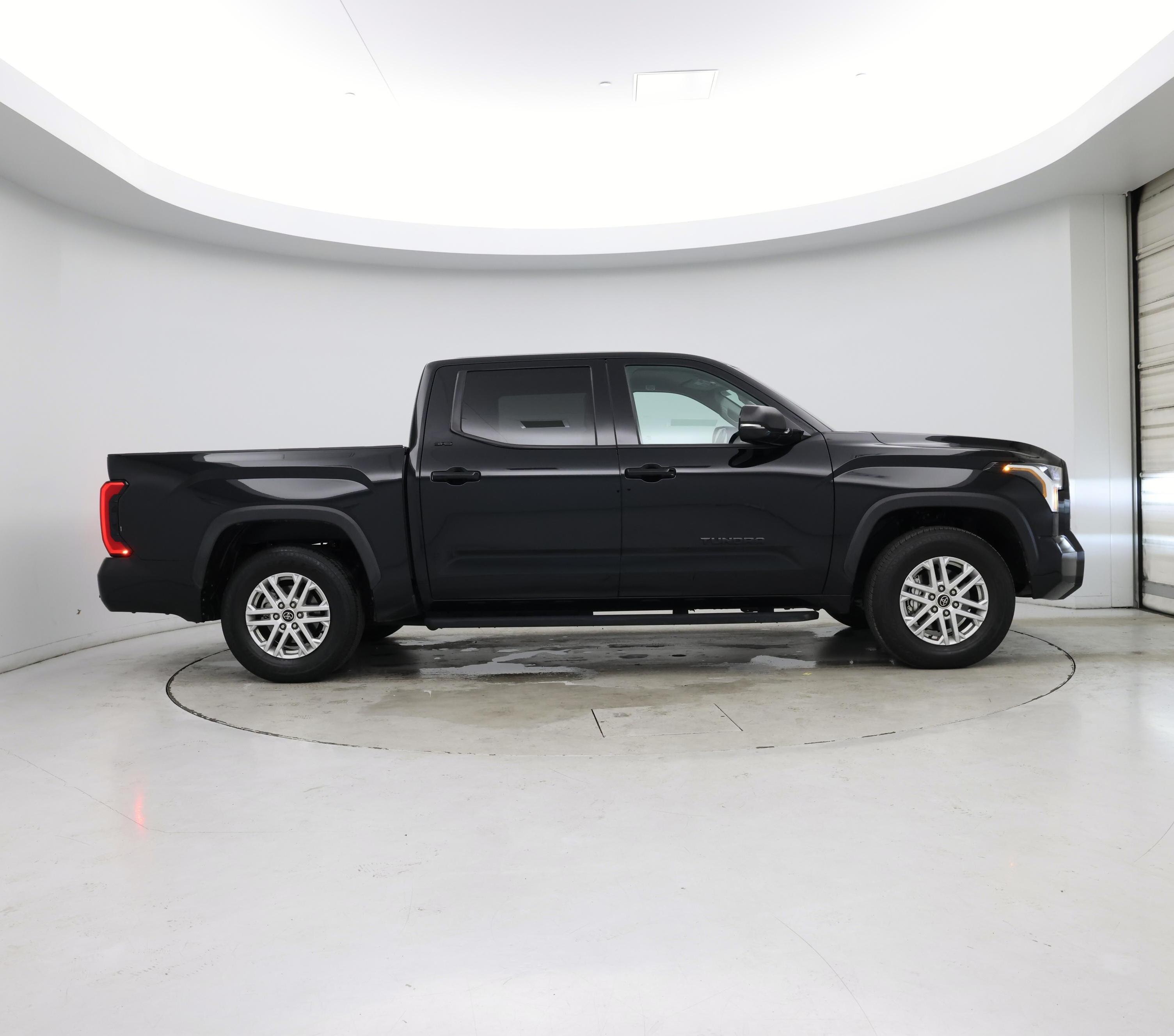 Thumbnail: 2022 Toyota Tundra - 7