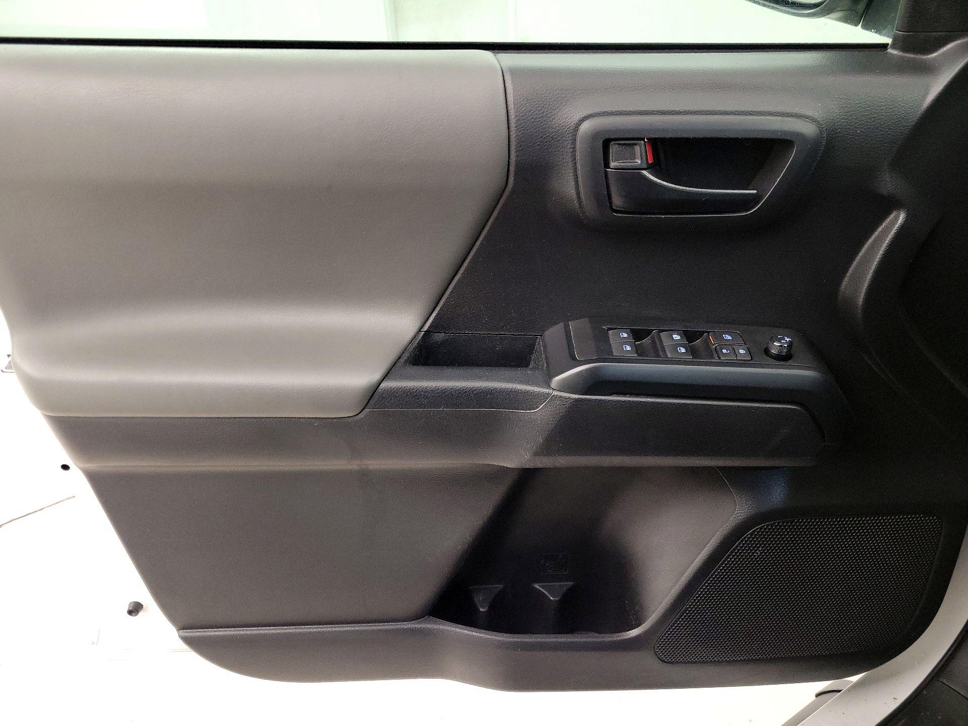 Thumbnail: 2022 Toyota Tacoma - 12