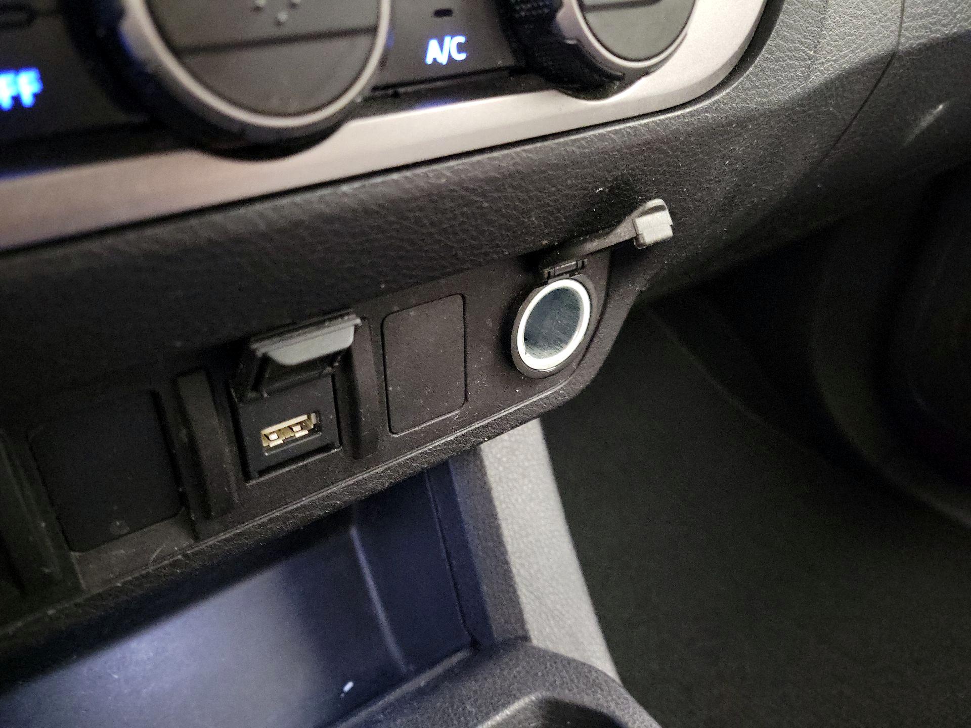 Thumbnail: 2022 Toyota Tacoma - 18