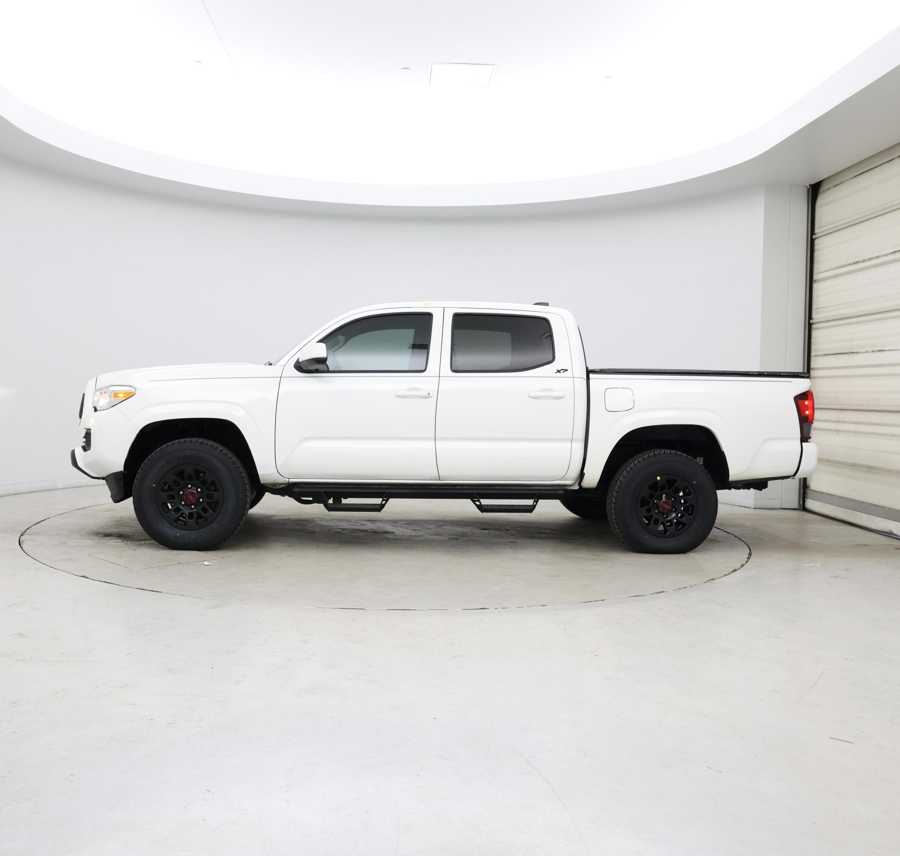 Thumbnail: 2022 Toyota Tacoma - 3