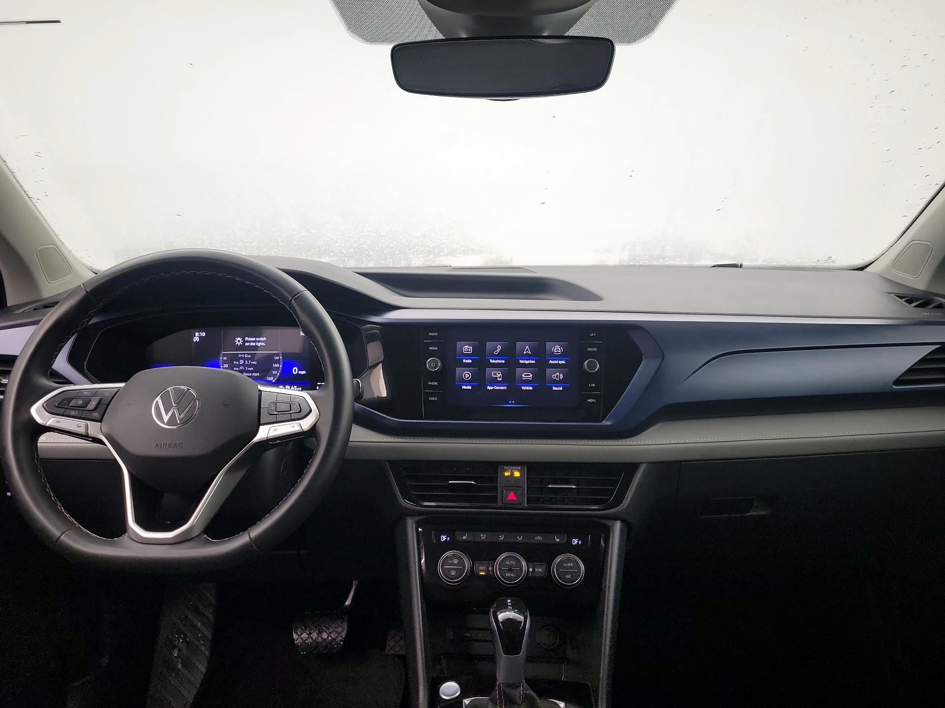 Thumbnail: 2024 Volkswagen Taos - 9