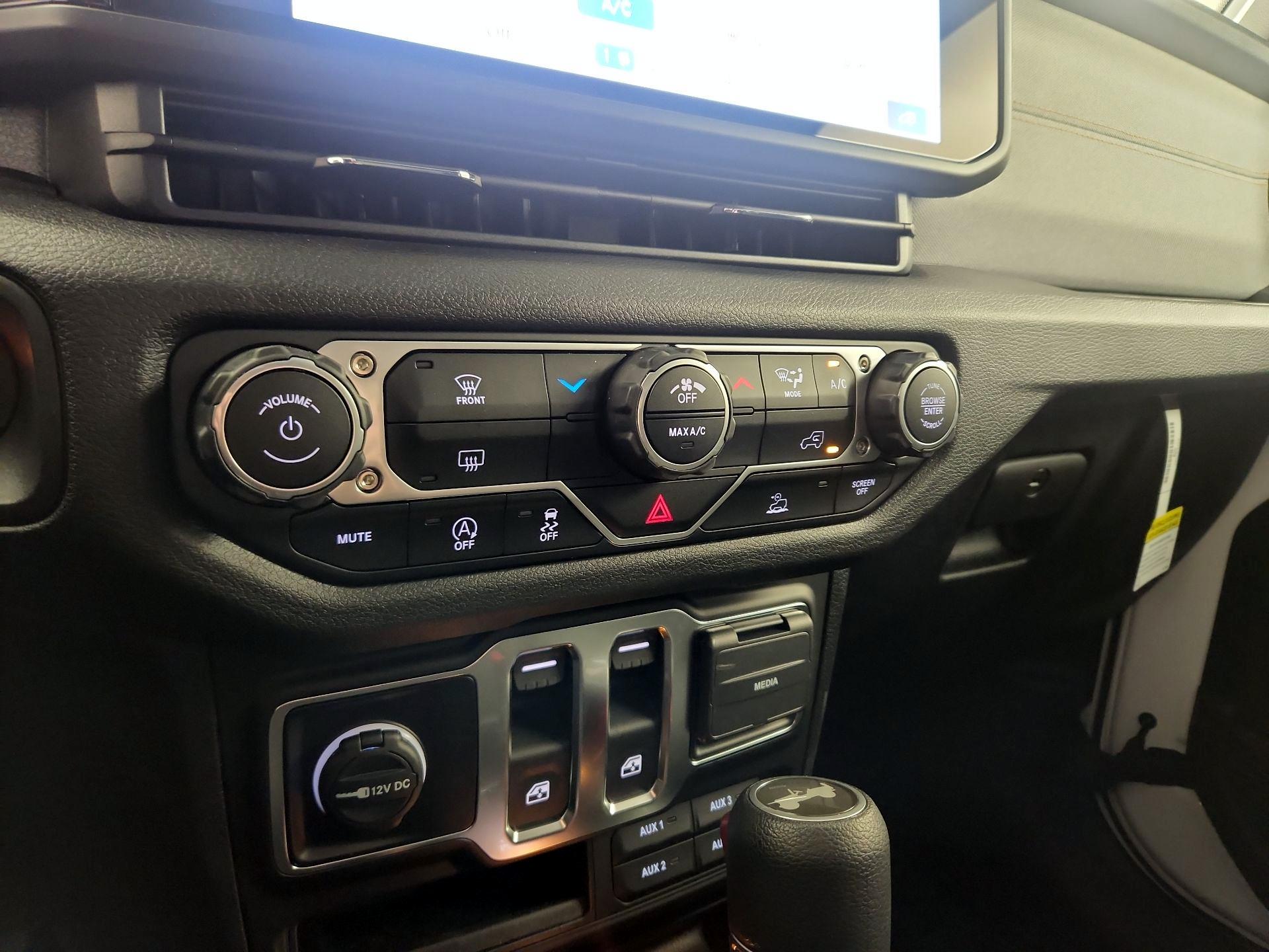 Thumbnail: 2024 Jeep Wrangler - 16