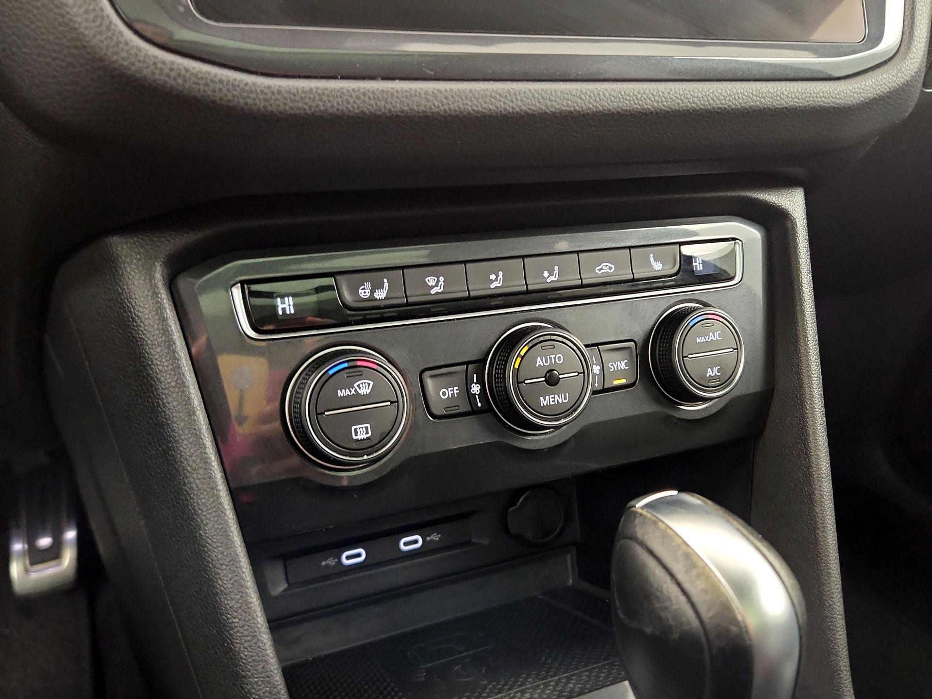 Thumbnail: 2021 Volkswagen Tiguan - 15