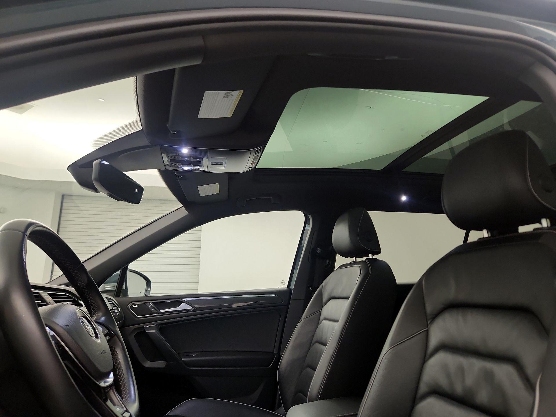 Thumbnail: 2021 Volkswagen Tiguan - 18