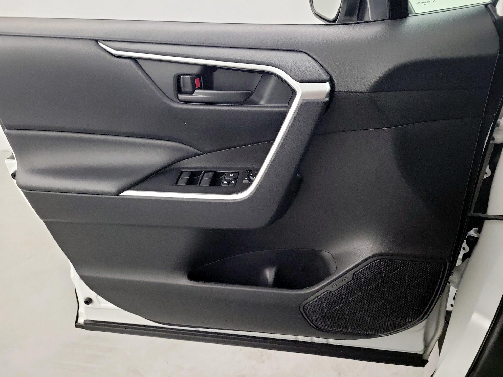 Thumbnail: 2024 Toyota RAV4 - 10