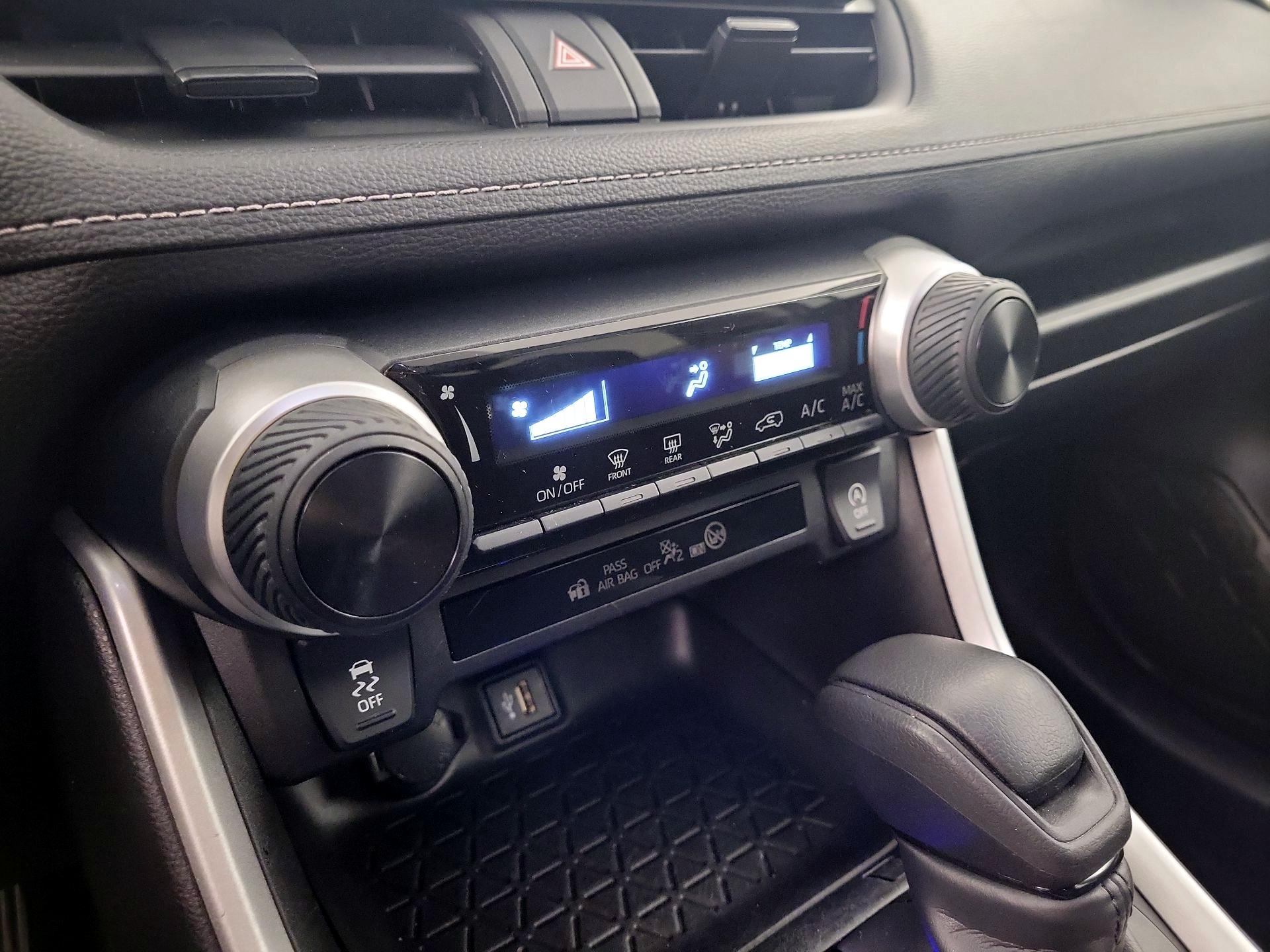 Thumbnail: 2024 Toyota RAV4 - 14