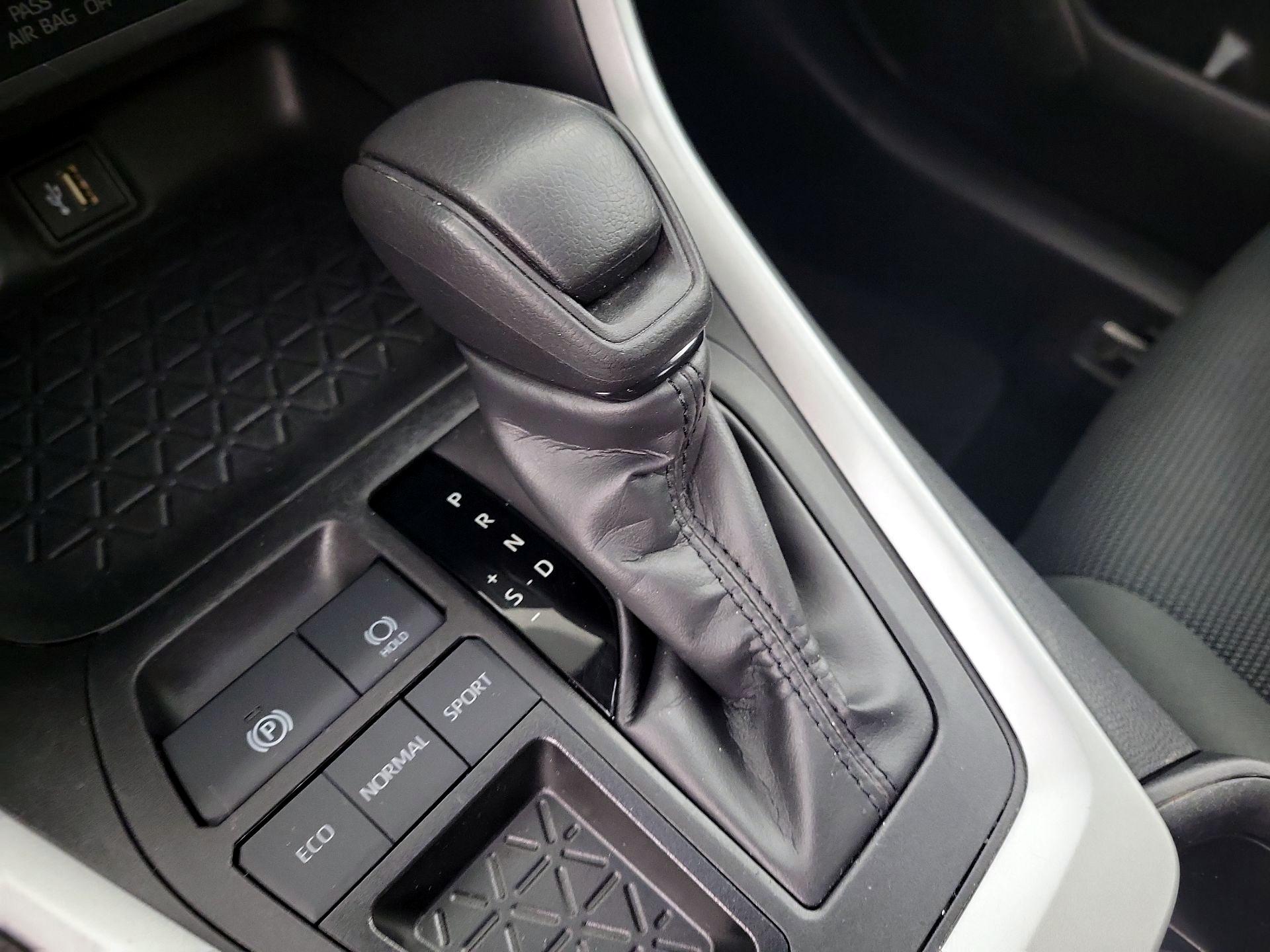 Thumbnail: 2024 Toyota RAV4 - 15