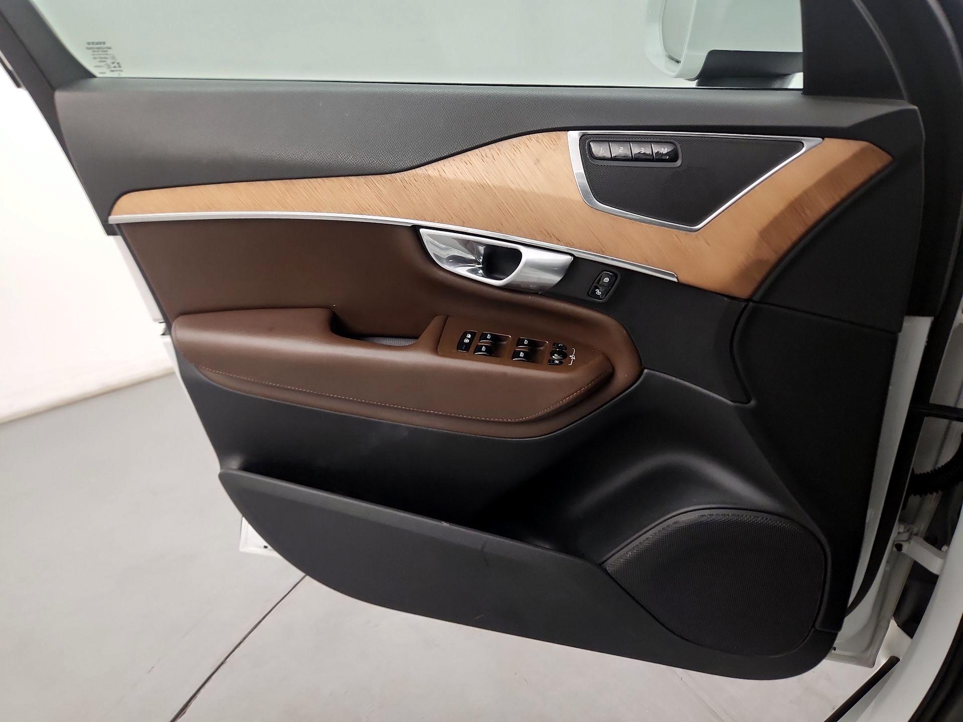 Thumbnail: 2023 Volvo XC90 - 10