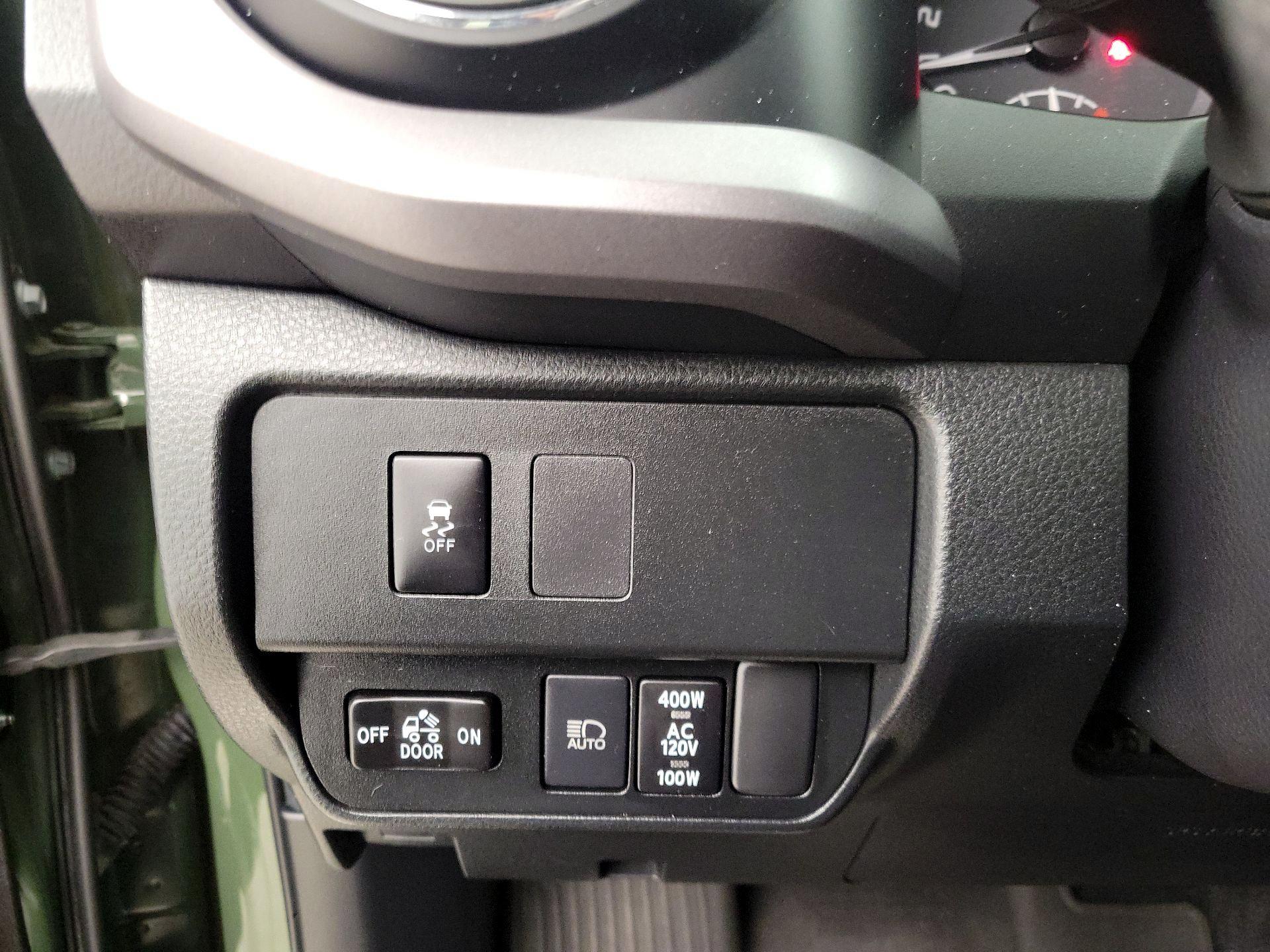 Thumbnail: 2022 Toyota Tacoma - 13