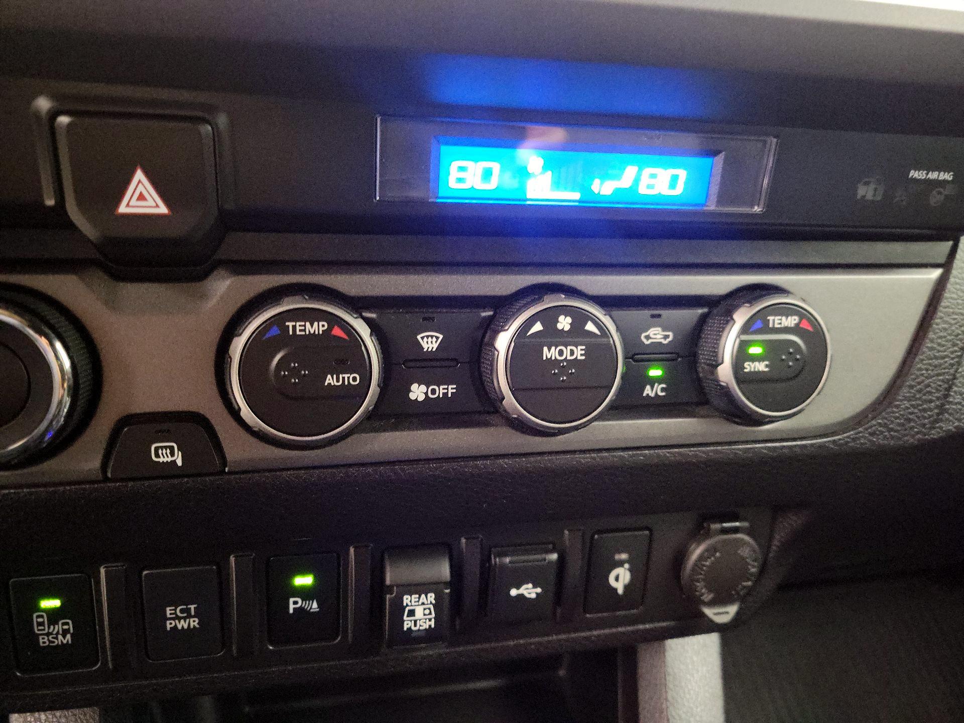 Thumbnail: 2022 Toyota Tacoma - 16