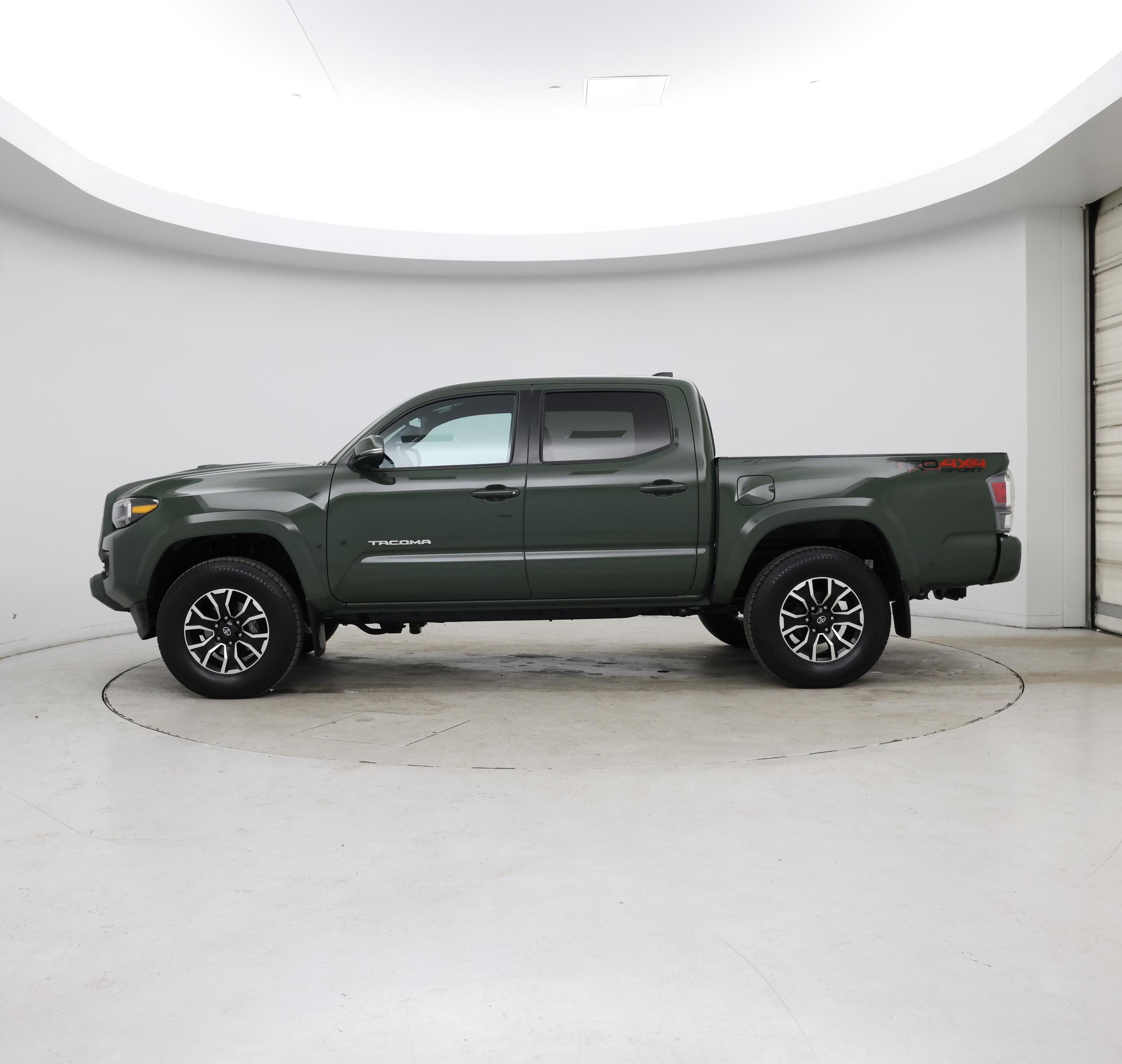 Thumbnail: 2022 Toyota Tacoma - 3