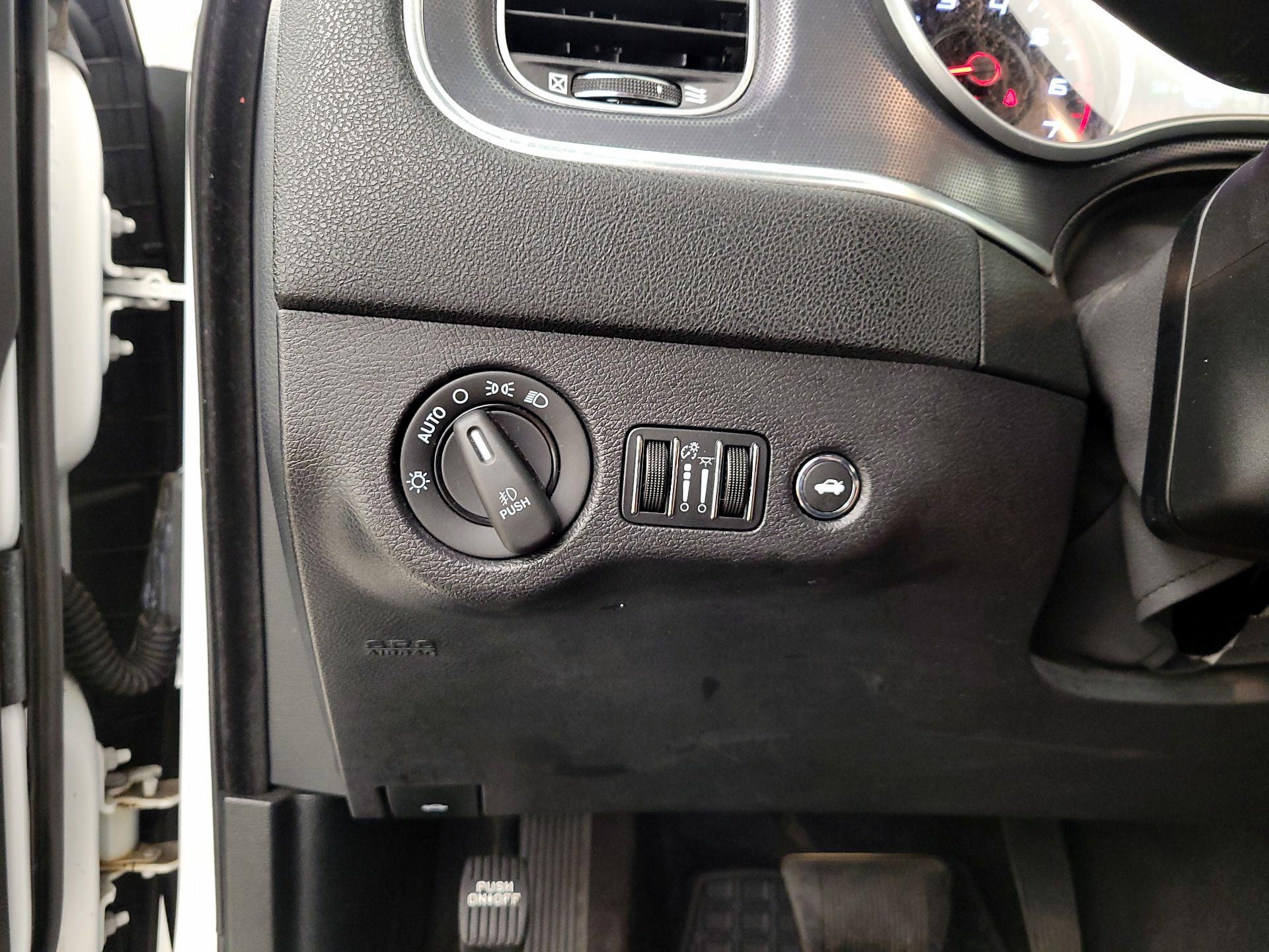 Thumbnail: 2016 Dodge Charger - 13