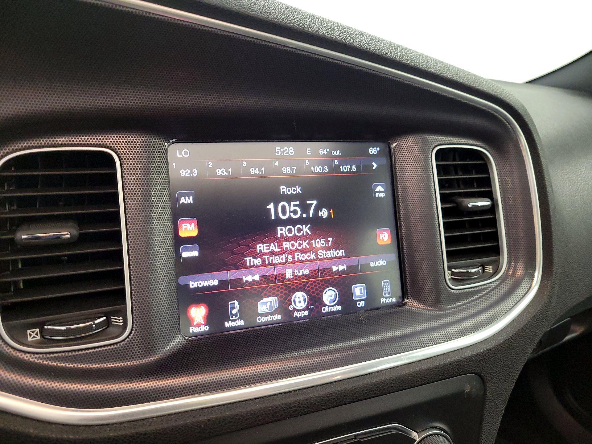 Thumbnail: 2016 Dodge Charger - 16