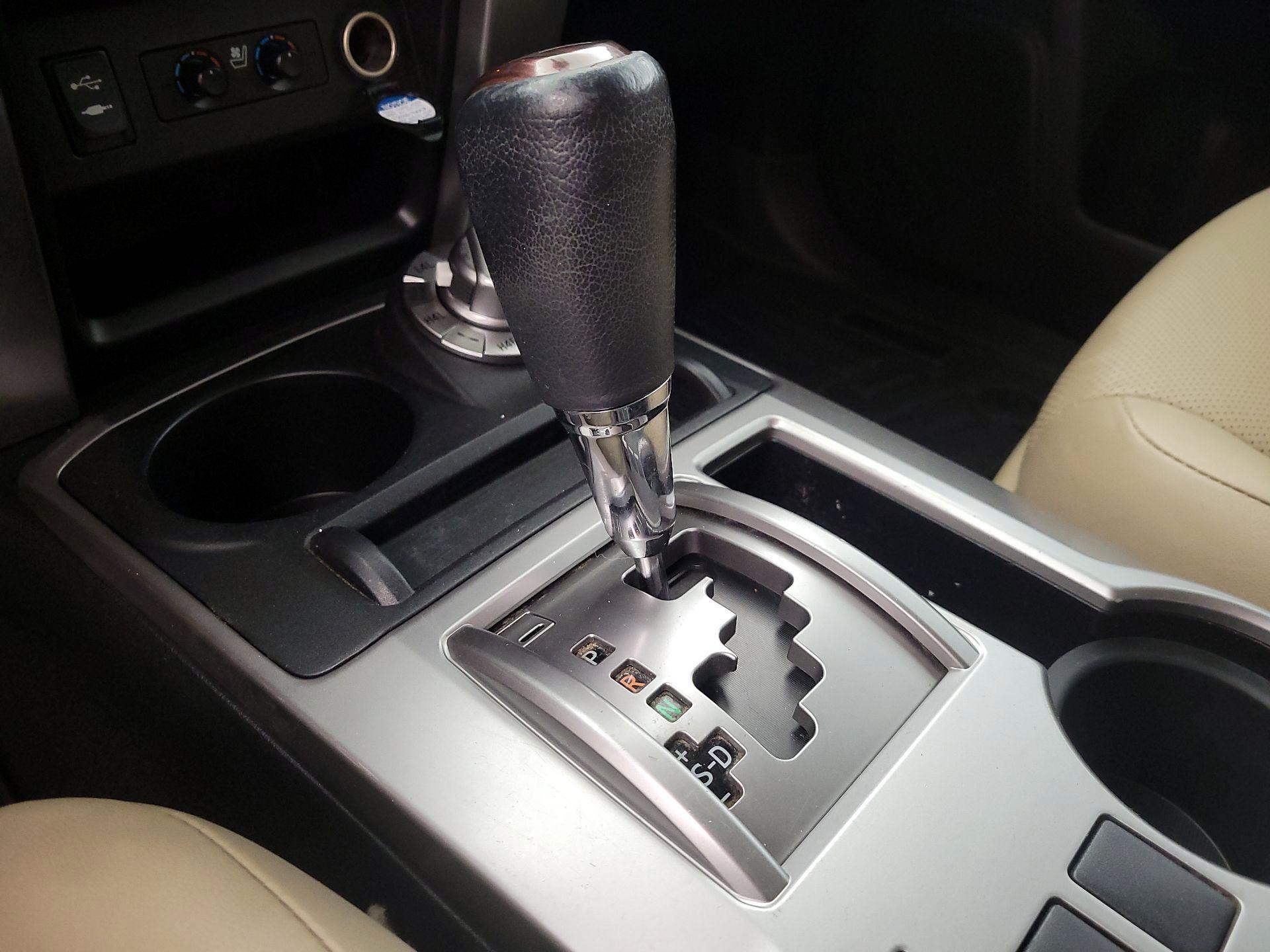 Thumbnail: 2015 Toyota 4Runner - 17