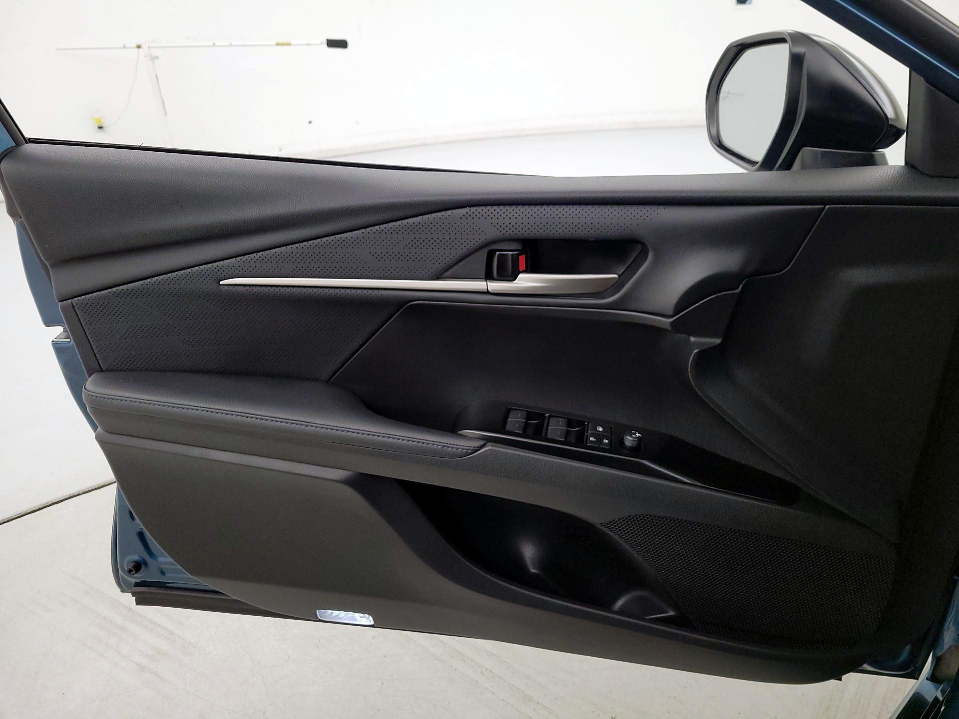 Thumbnail: 2025 Toyota Camry - 12