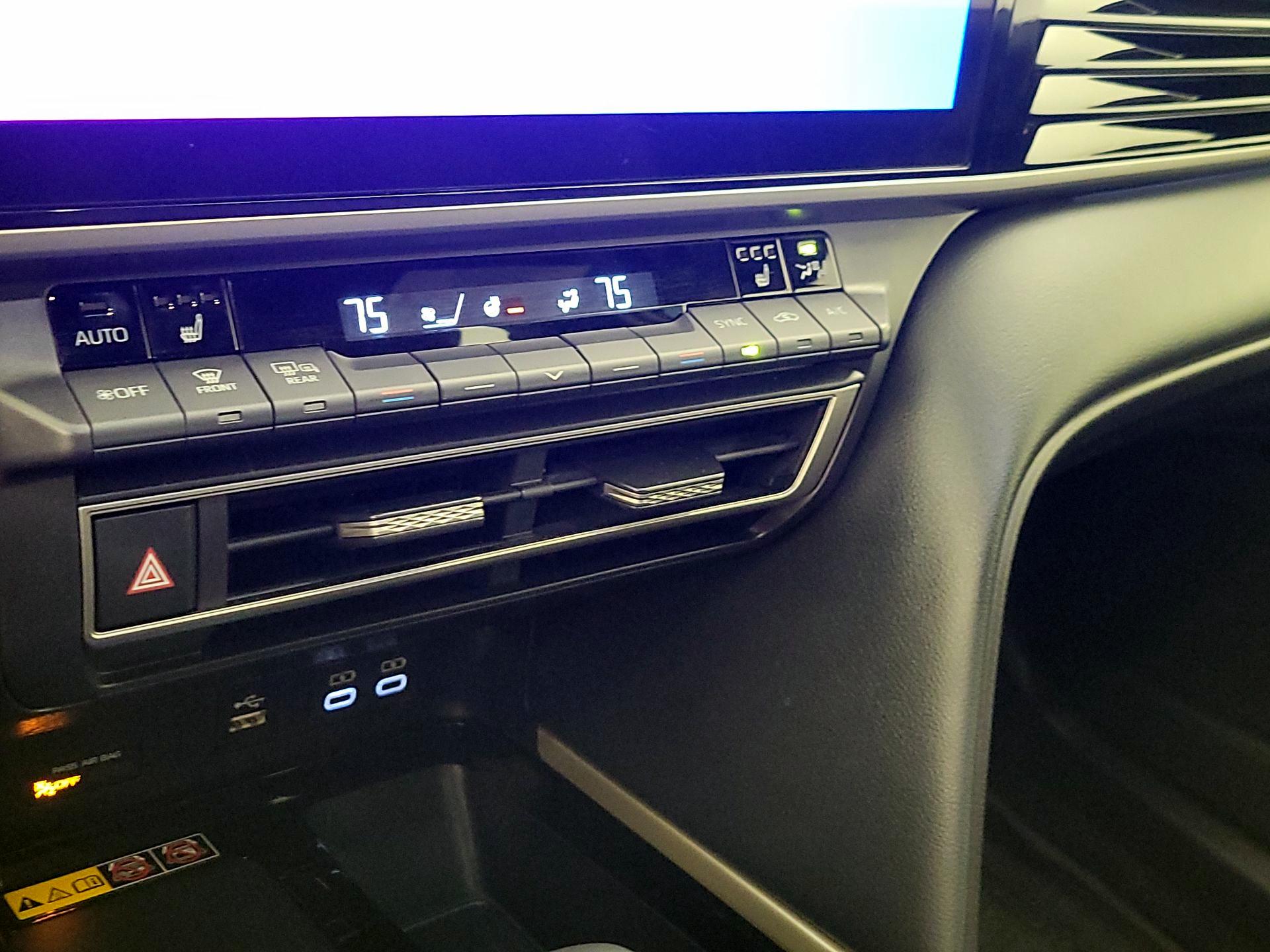 Thumbnail: 2025 Toyota Camry - 16