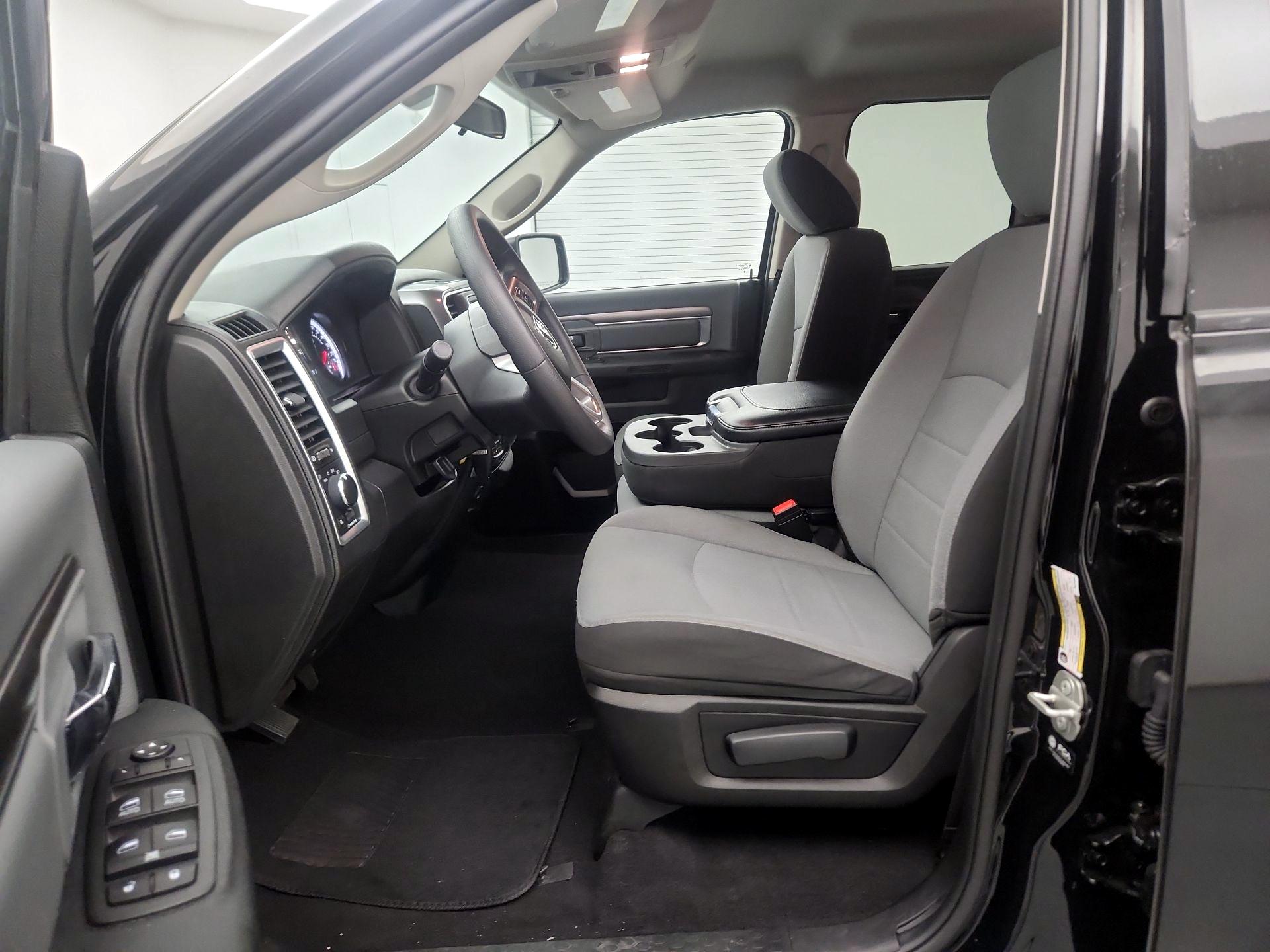 Thumbnail: 2024 RAM 1500 Classic - 11