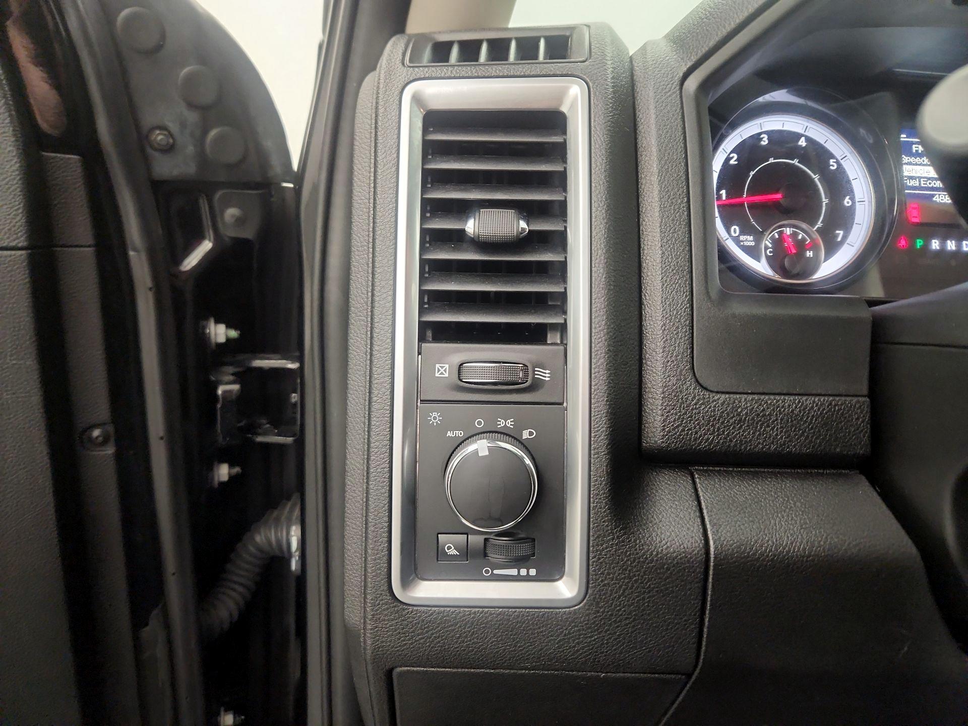 Thumbnail: 2024 RAM 1500 Classic - 13