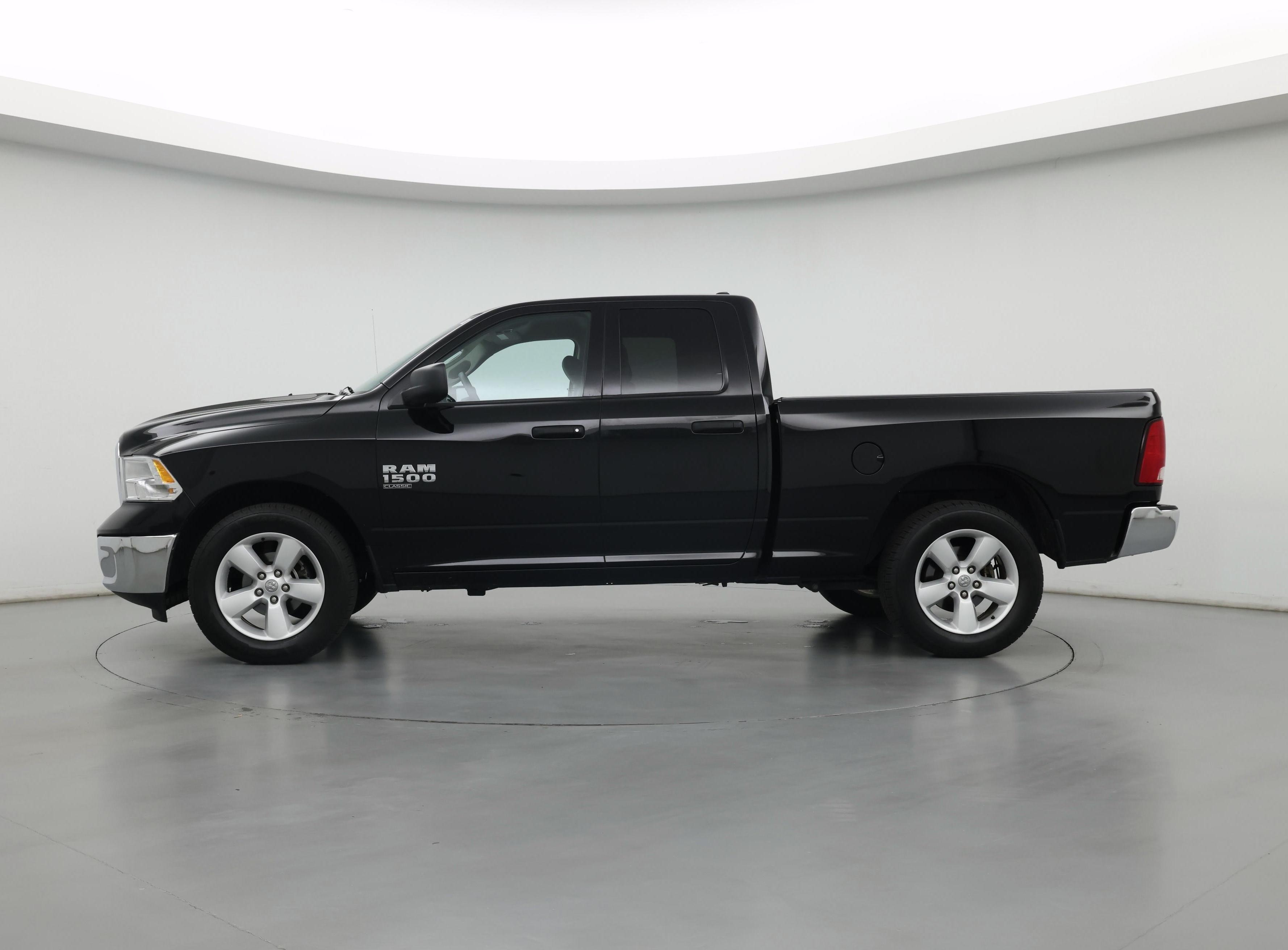 Thumbnail: 2024 RAM 1500 Classic - 3