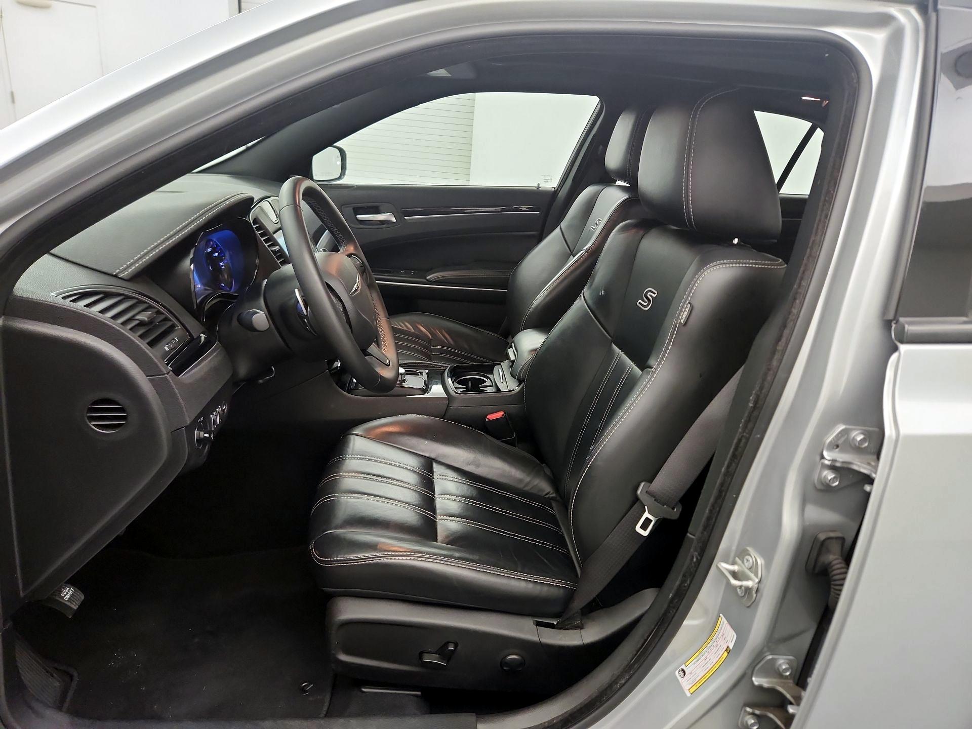 Thumbnail: 2023 Chrysler 300 - 9