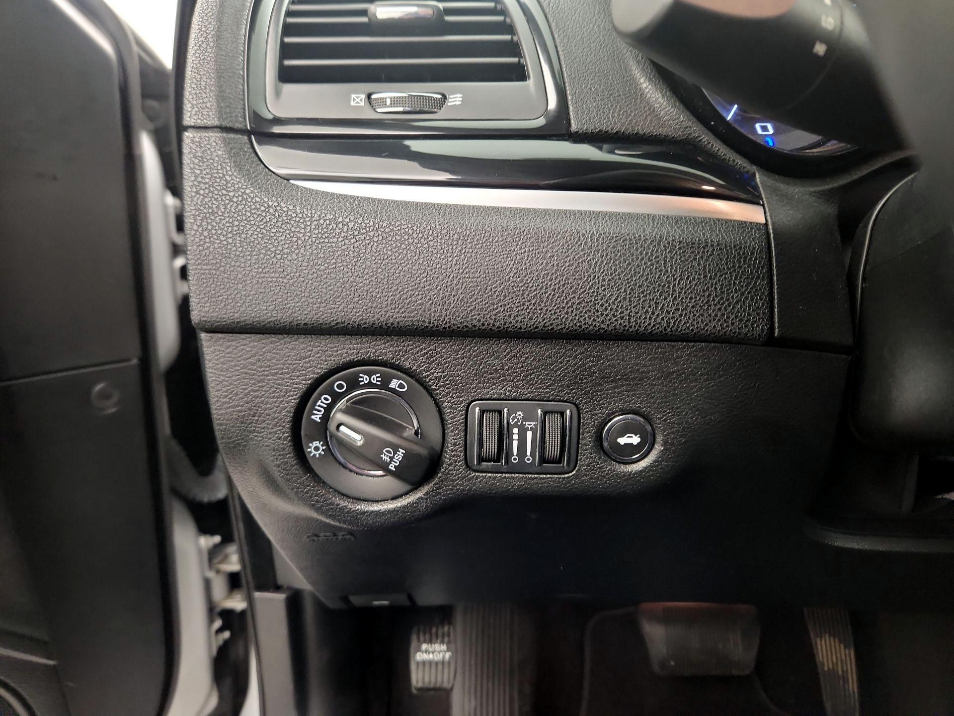 Thumbnail: 2023 Chrysler 300 - 11