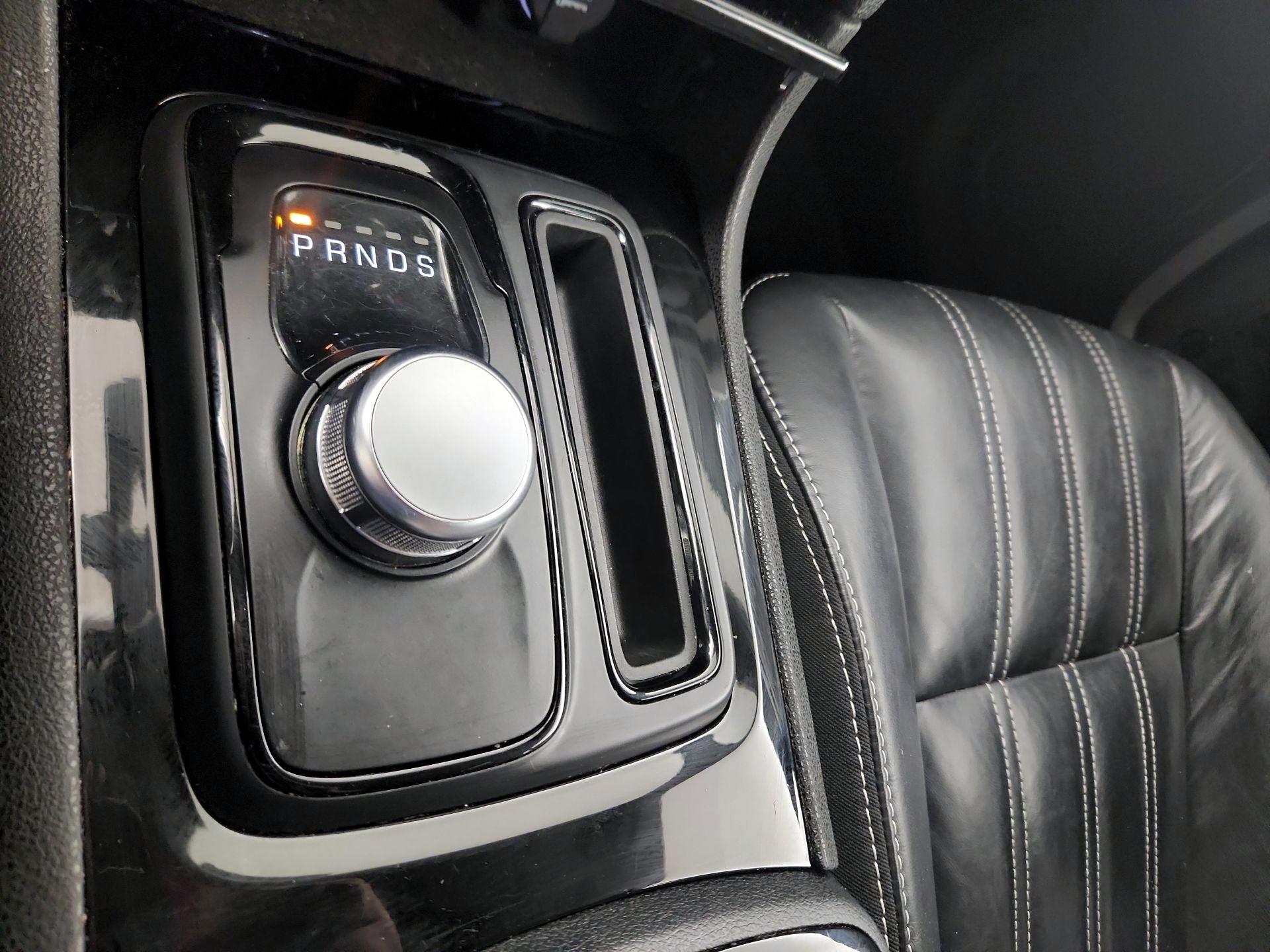 Thumbnail: 2023 Chrysler 300 - 16