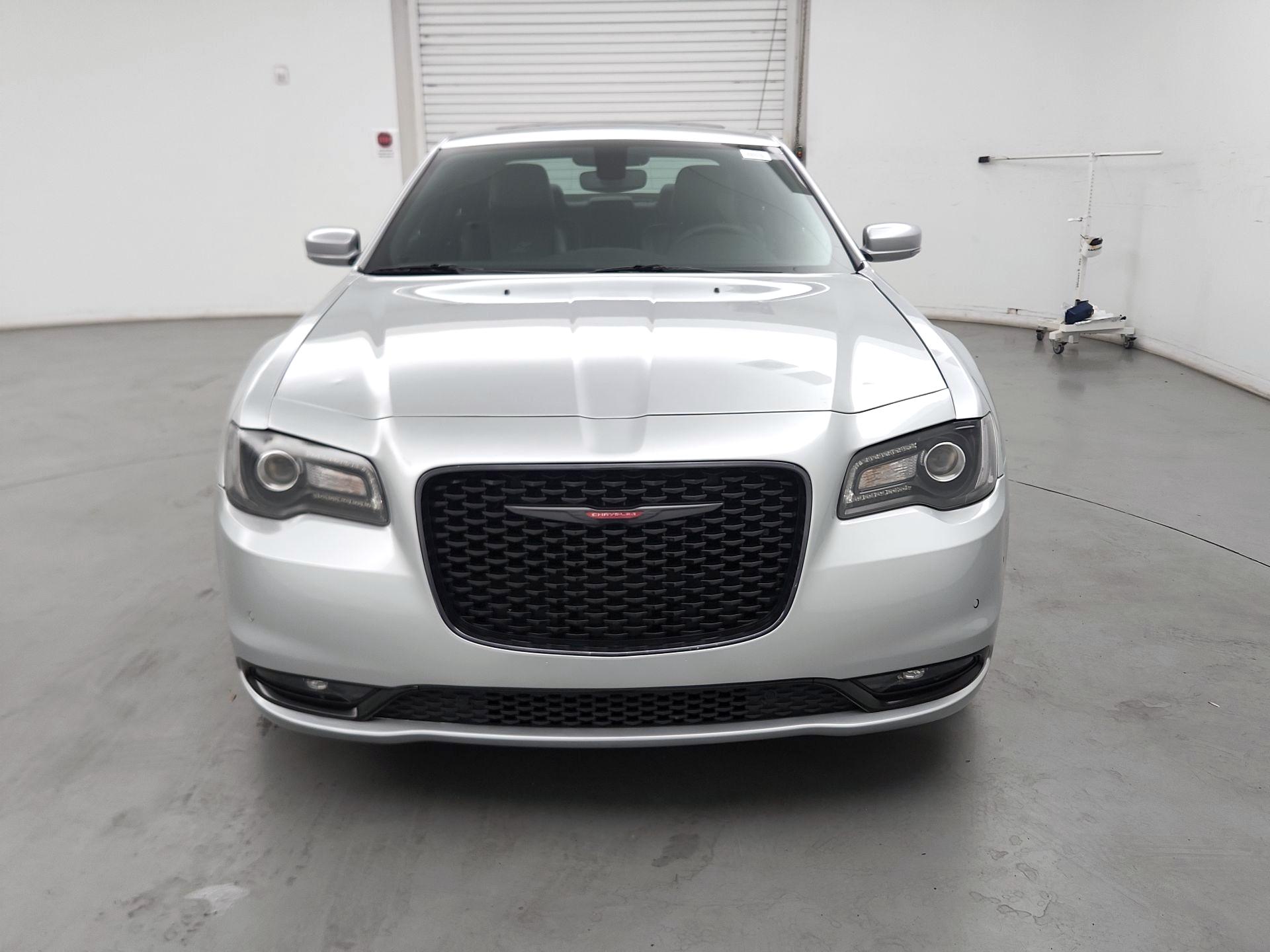 Thumbnail: 2023 Chrysler 300 - 2
