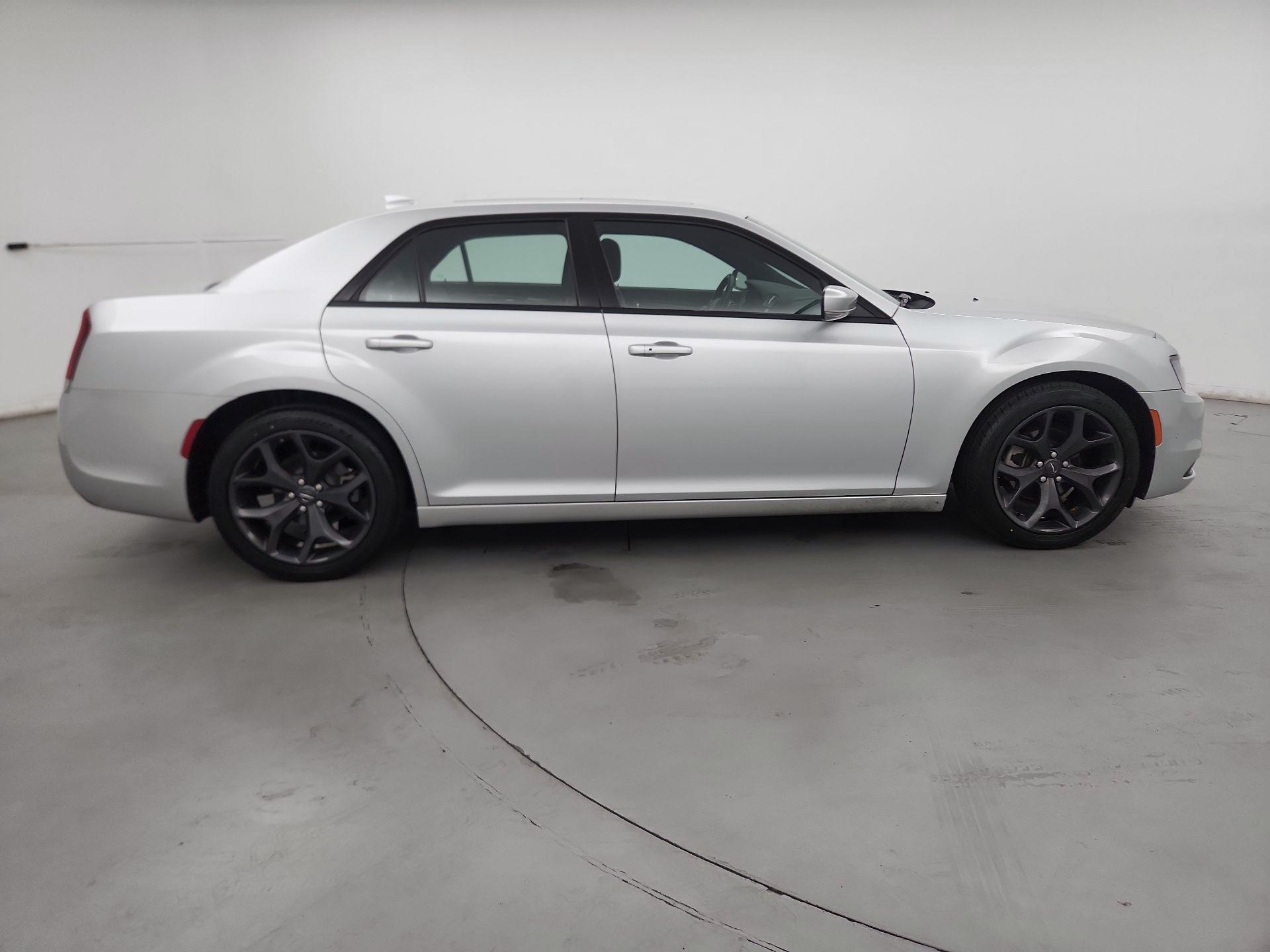 Thumbnail: 2023 Chrysler 300 - 4