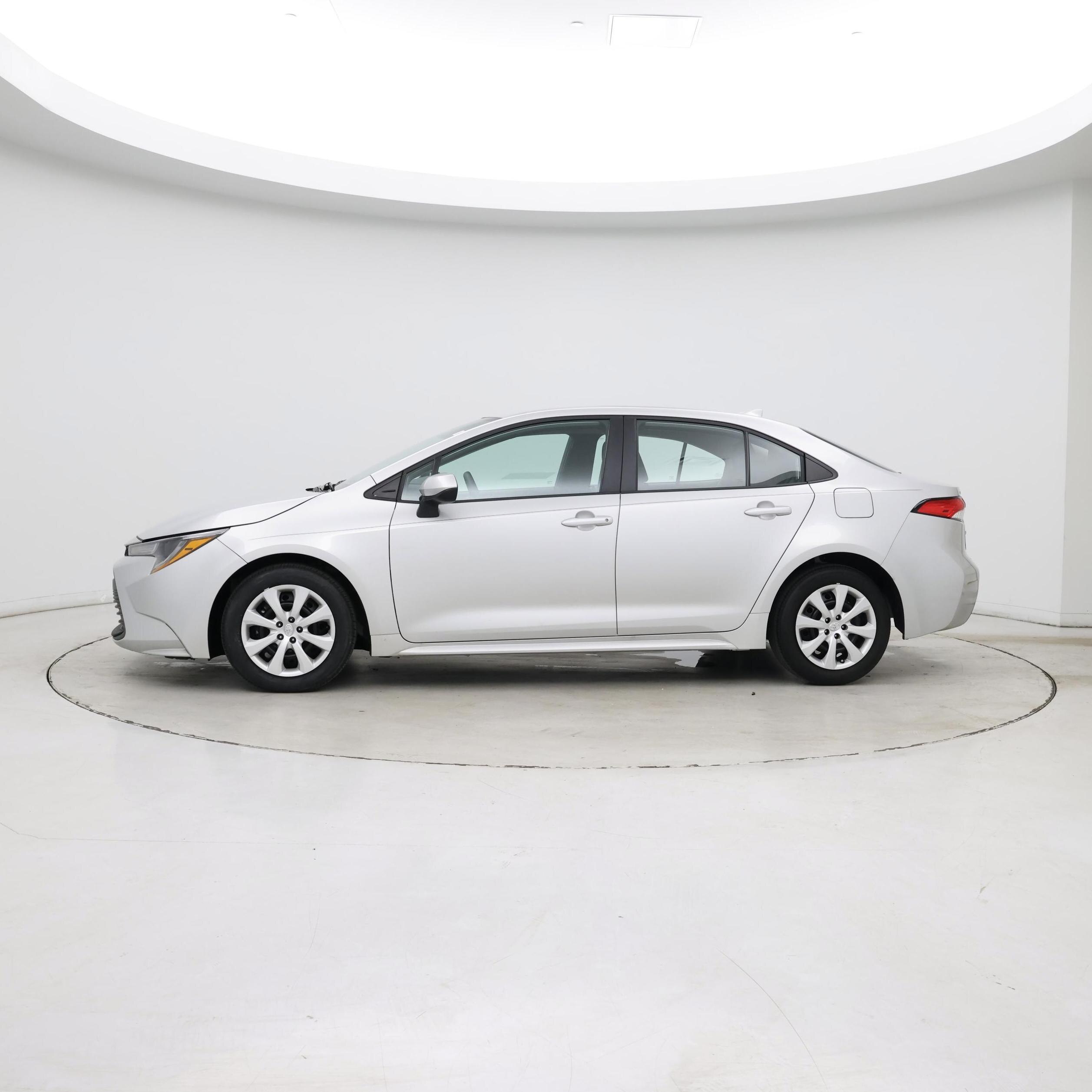 Thumbnail: 2024 Toyota Corolla - 3