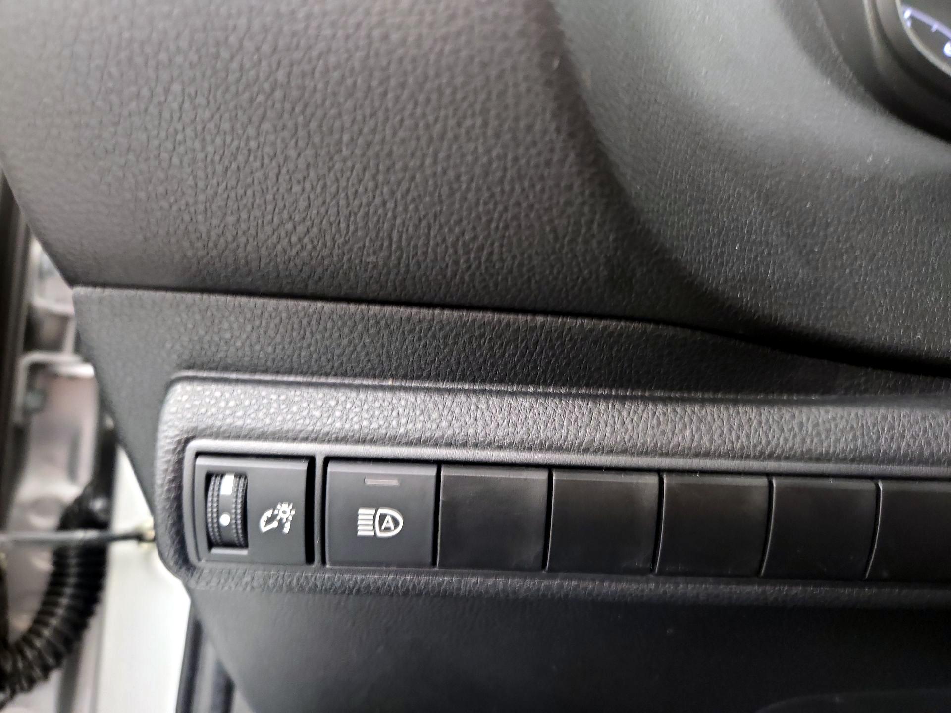 Thumbnail: 2025 Toyota Corolla - 13