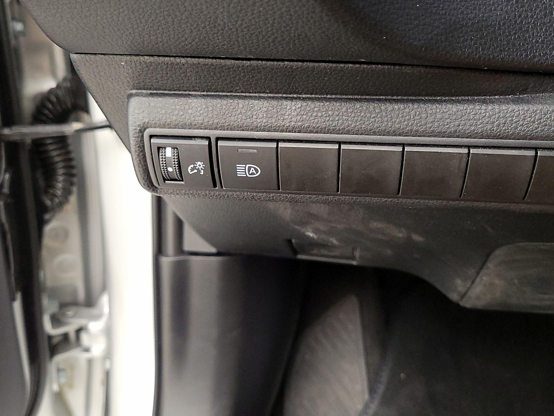 Thumbnail: 2025 Toyota Corolla - 13