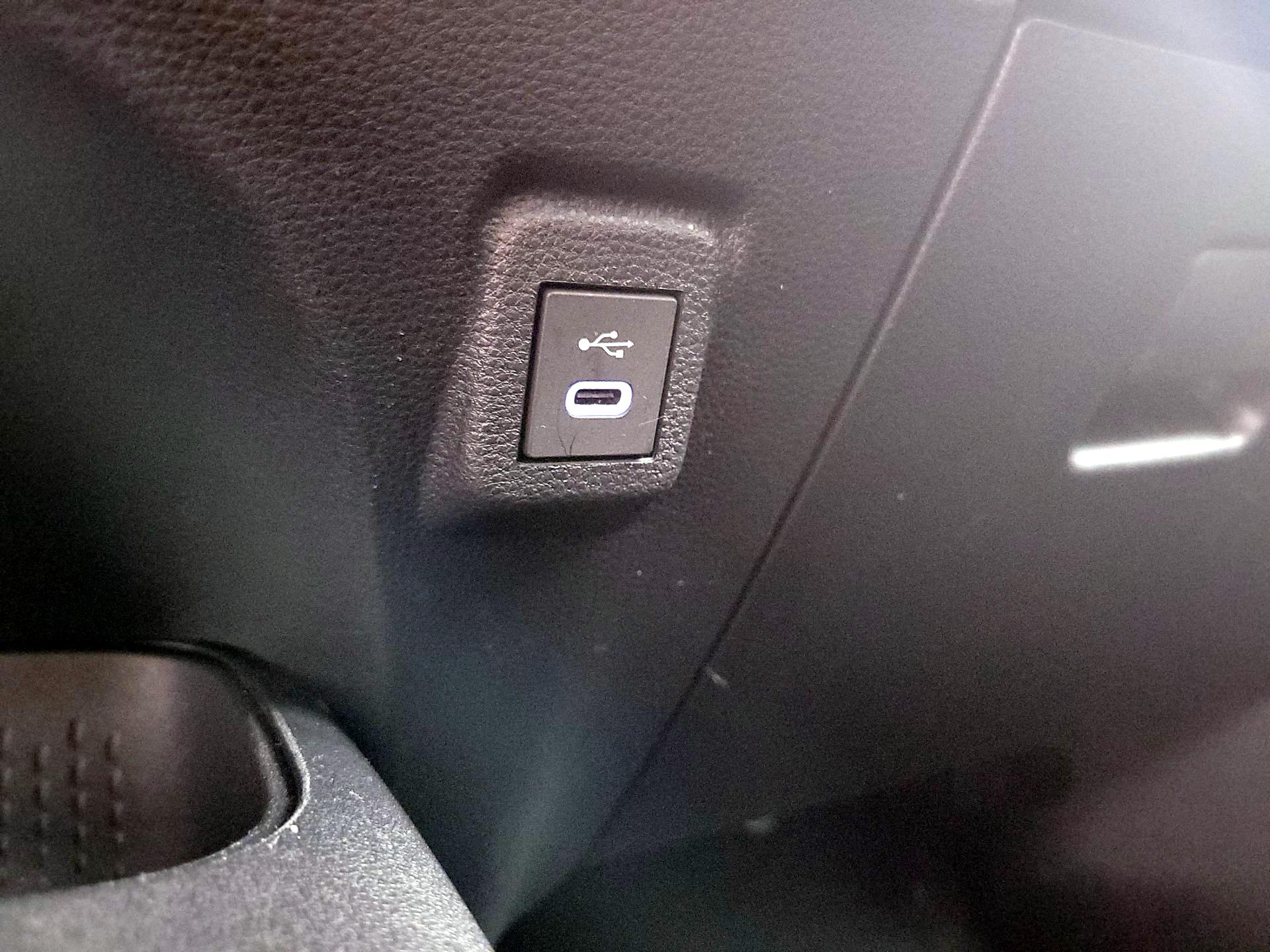 Thumbnail: 2025 Toyota Corolla - 18