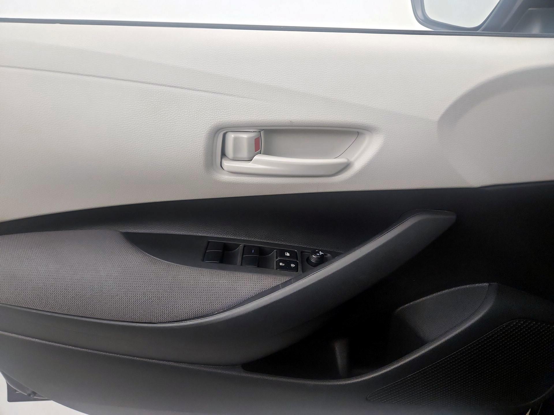 Thumbnail: 2025 Toyota Corolla - 10