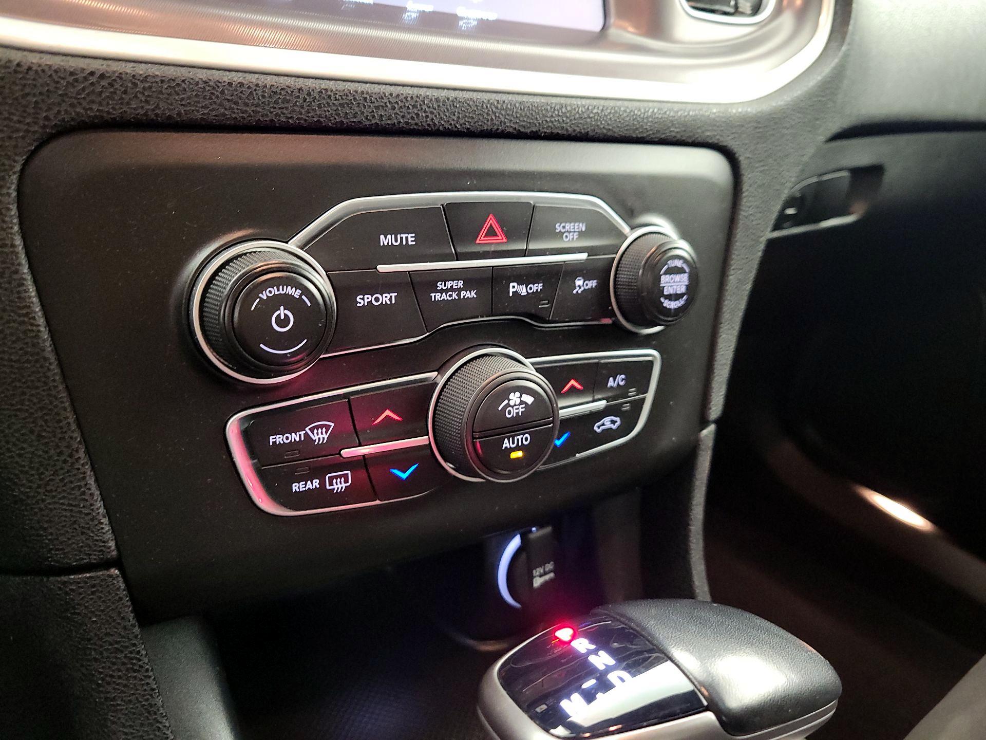 Thumbnail: 2022 Dodge Charger - 16