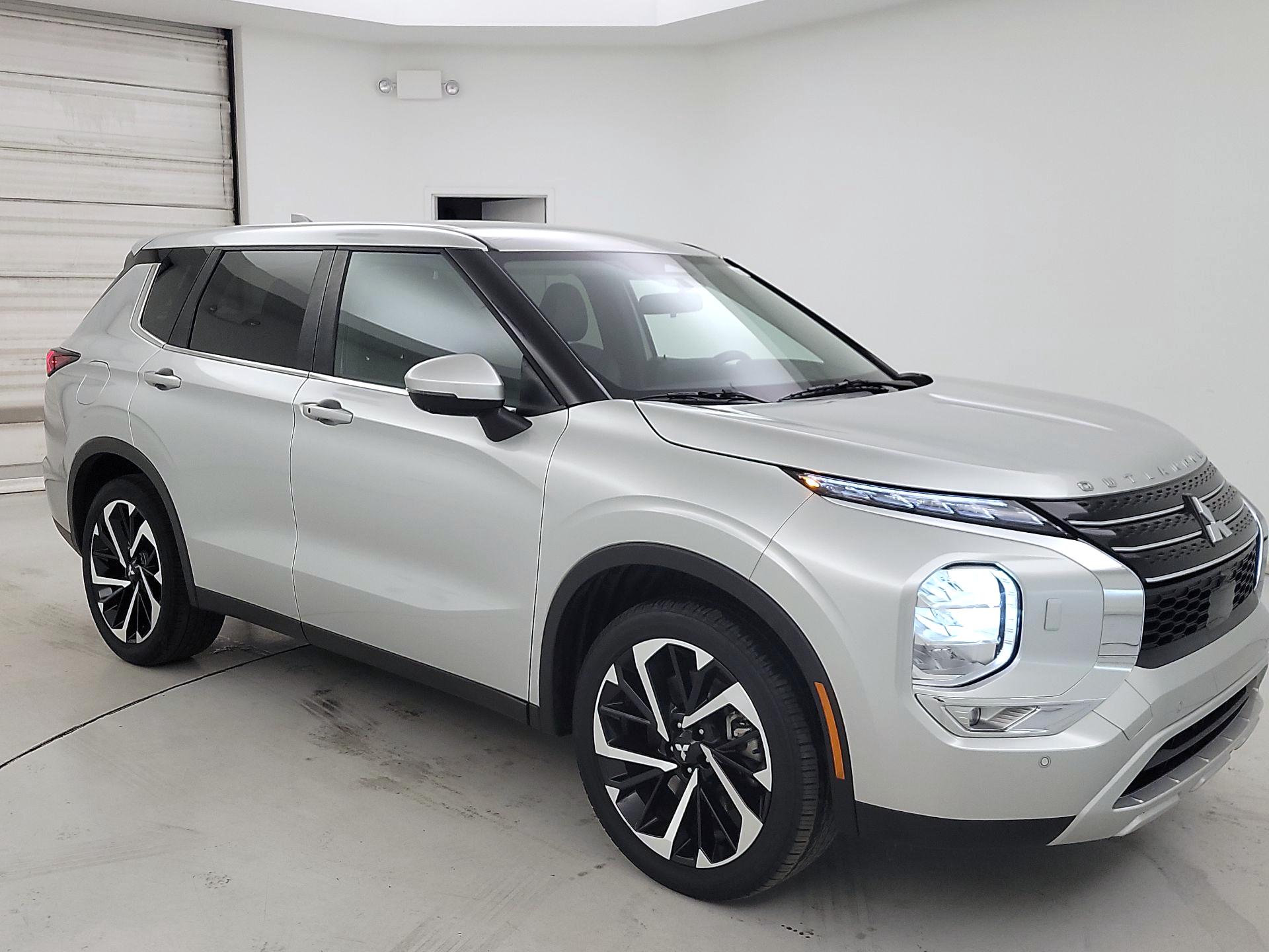 Thumbnail: 2024 Mitsubishi Outlander - 1