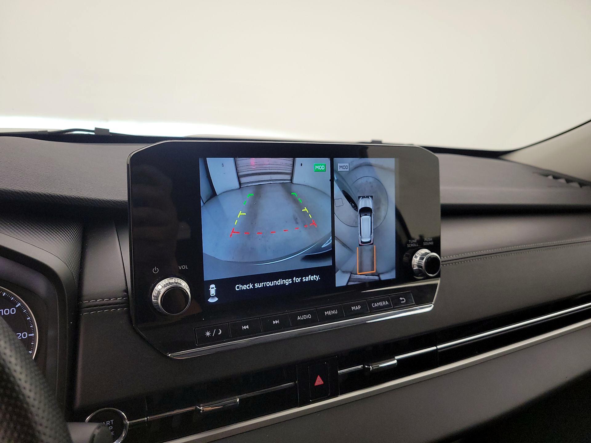 Thumbnail: 2024 Mitsubishi Outlander - 13