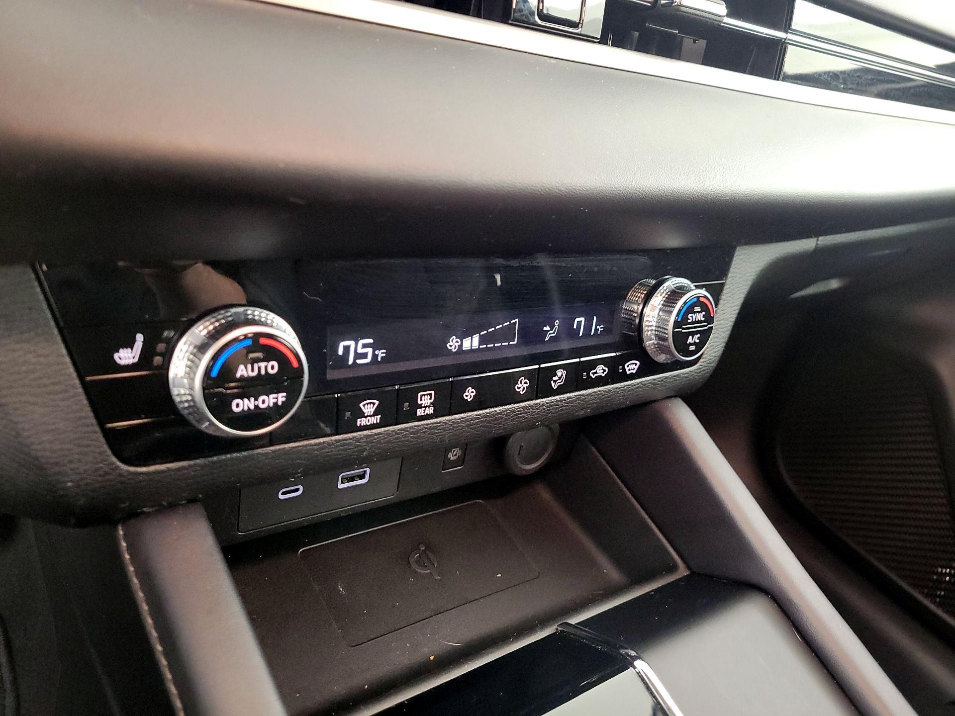 Thumbnail: 2024 Mitsubishi Outlander - 15