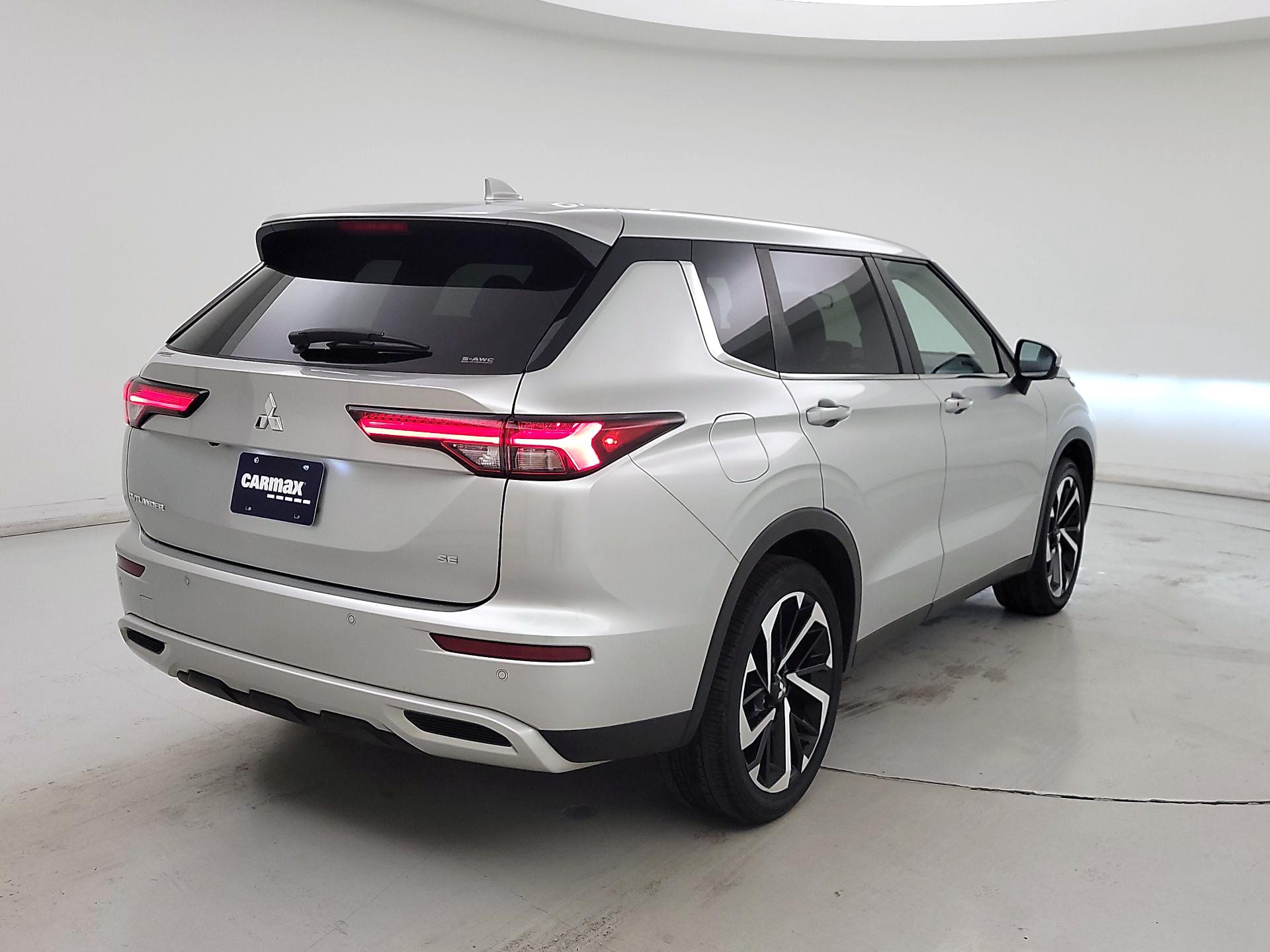 Thumbnail: 2024 Mitsubishi Outlander - 5