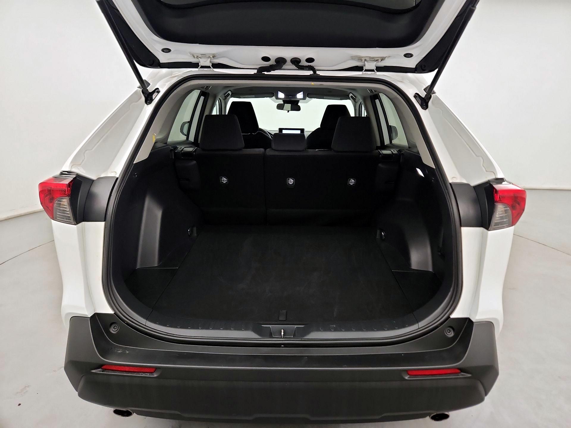 Thumbnail: 2024 Toyota RAV4 - 20