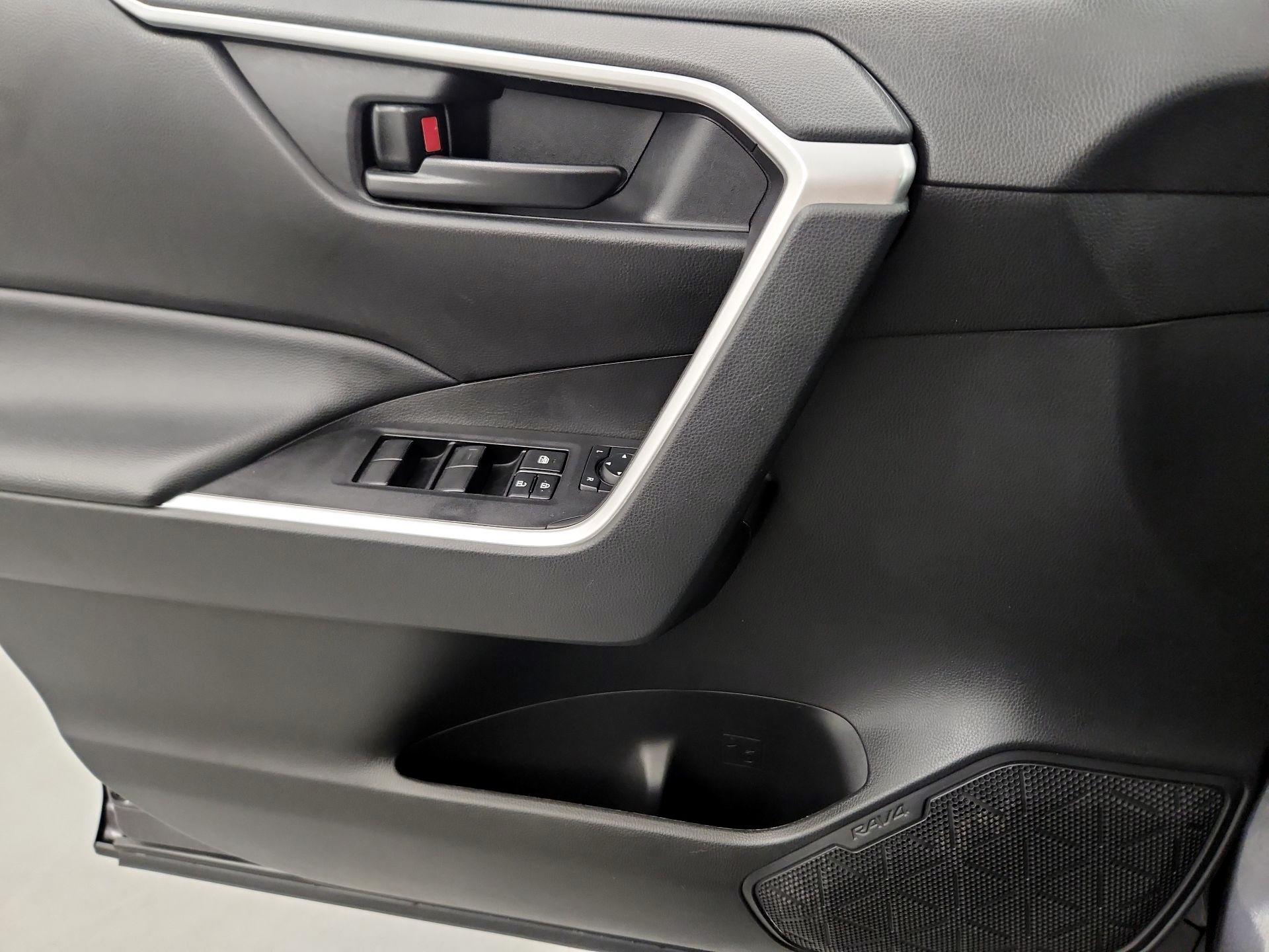 Thumbnail: 2024 Toyota RAV4 - 12