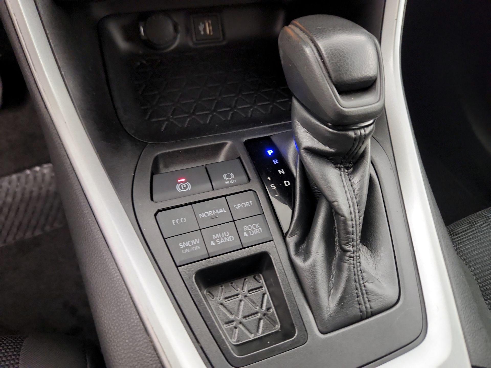 Thumbnail: 2024 Toyota RAV4 - 17